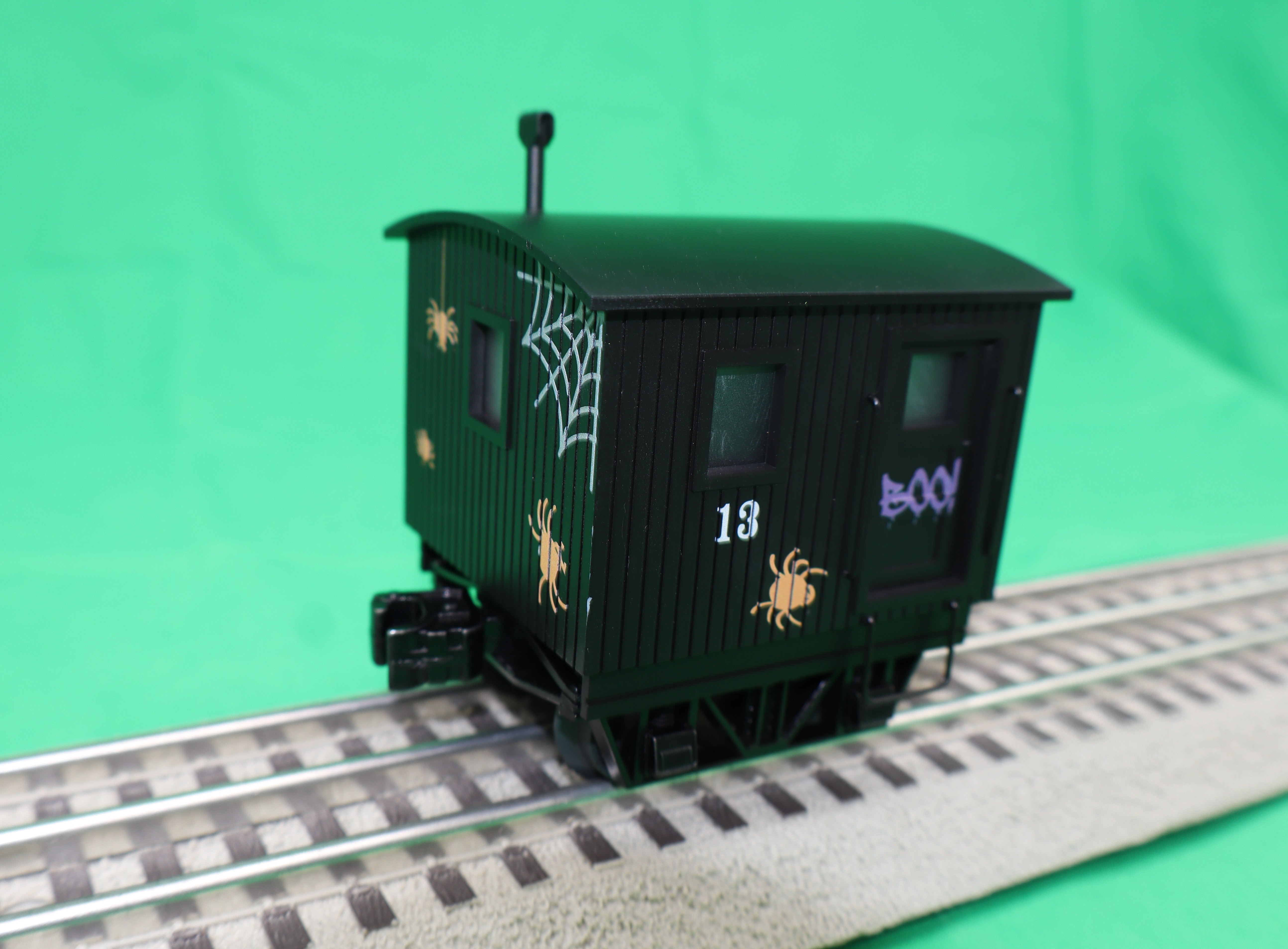 Lionel 2526790 - Disconnect Caboose Car "Halloween" #13
