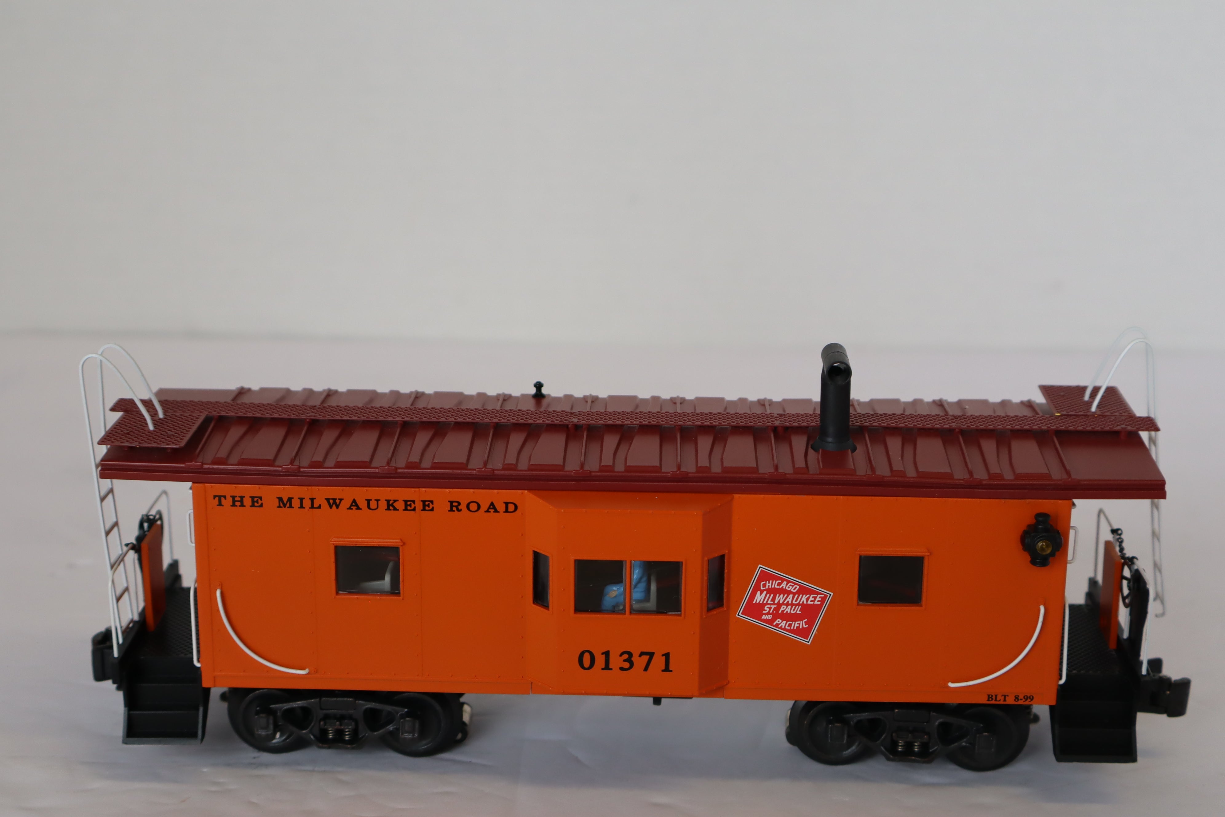 K Line CLASSIC K612-1371 Milwaukee Road Bay Window Caboose-Second hand-M7930