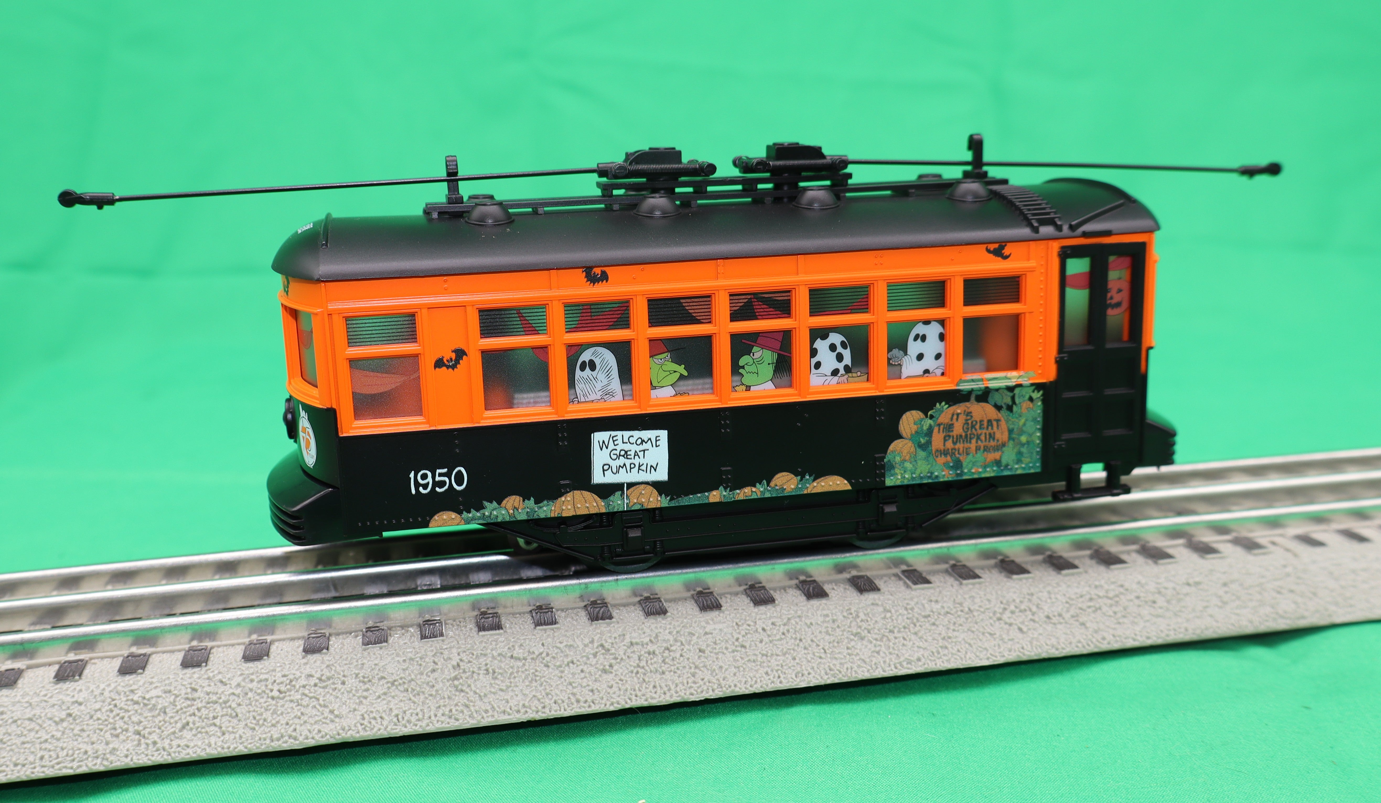 ビンテージHOトレインズ コーキー カーニバルキャラバン Lionel 2535140 - Peanuts - 75th Anniversary Trolley 