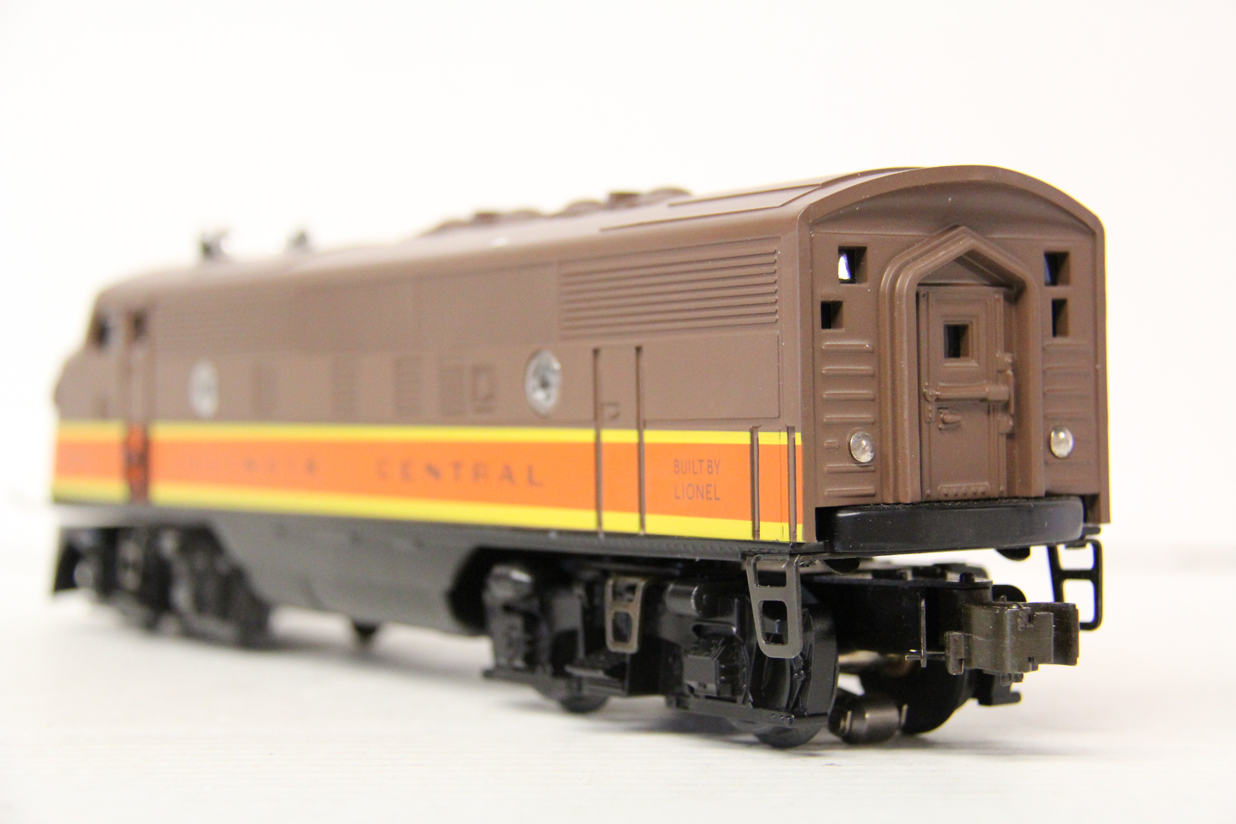 Lionel 6-38377 Illnois Central Non Powered F3 A Unit-Second hand-M6502