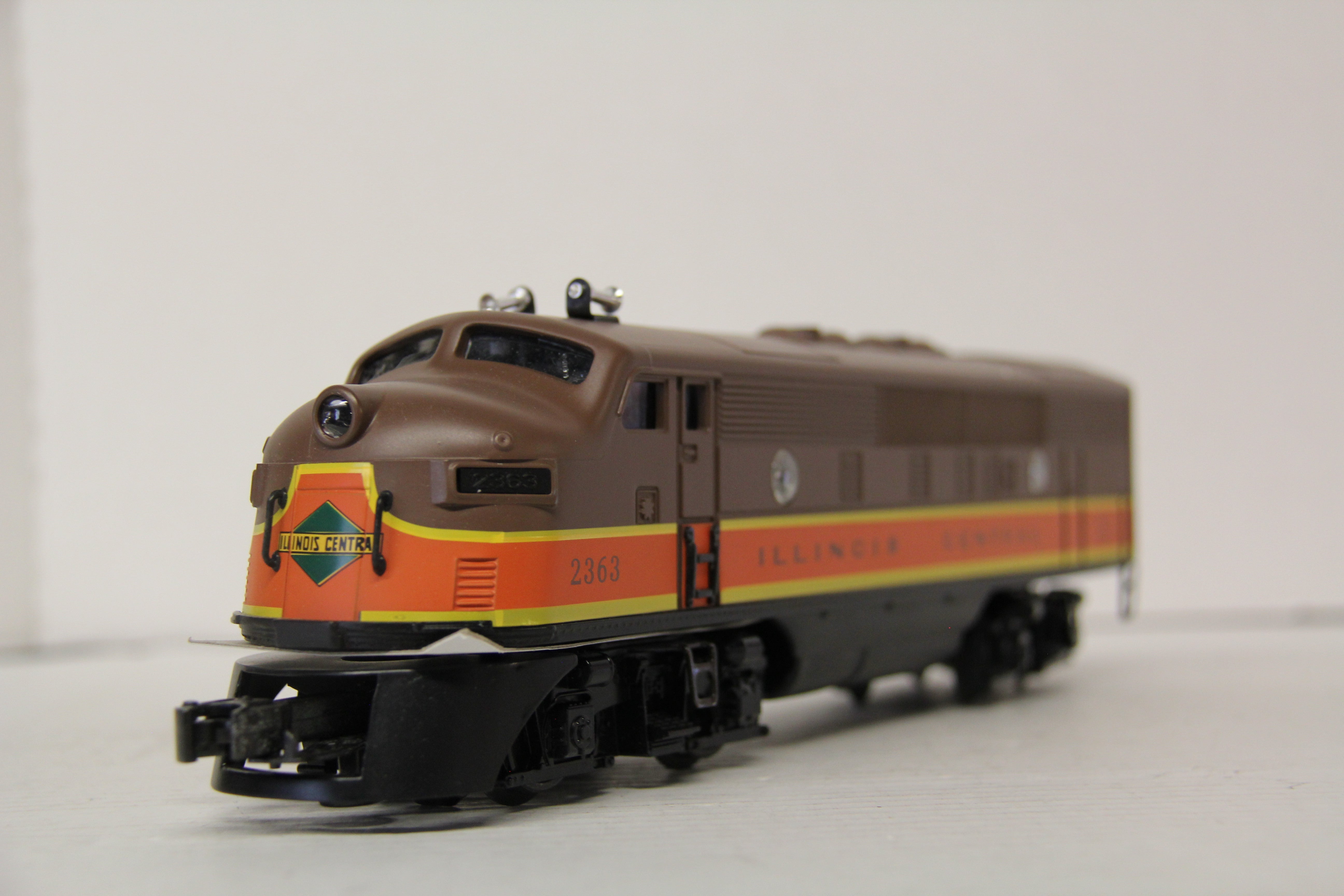Lionel 6-38377 Illnois Central Non Powered F3 A Unit-Second hand-M6502