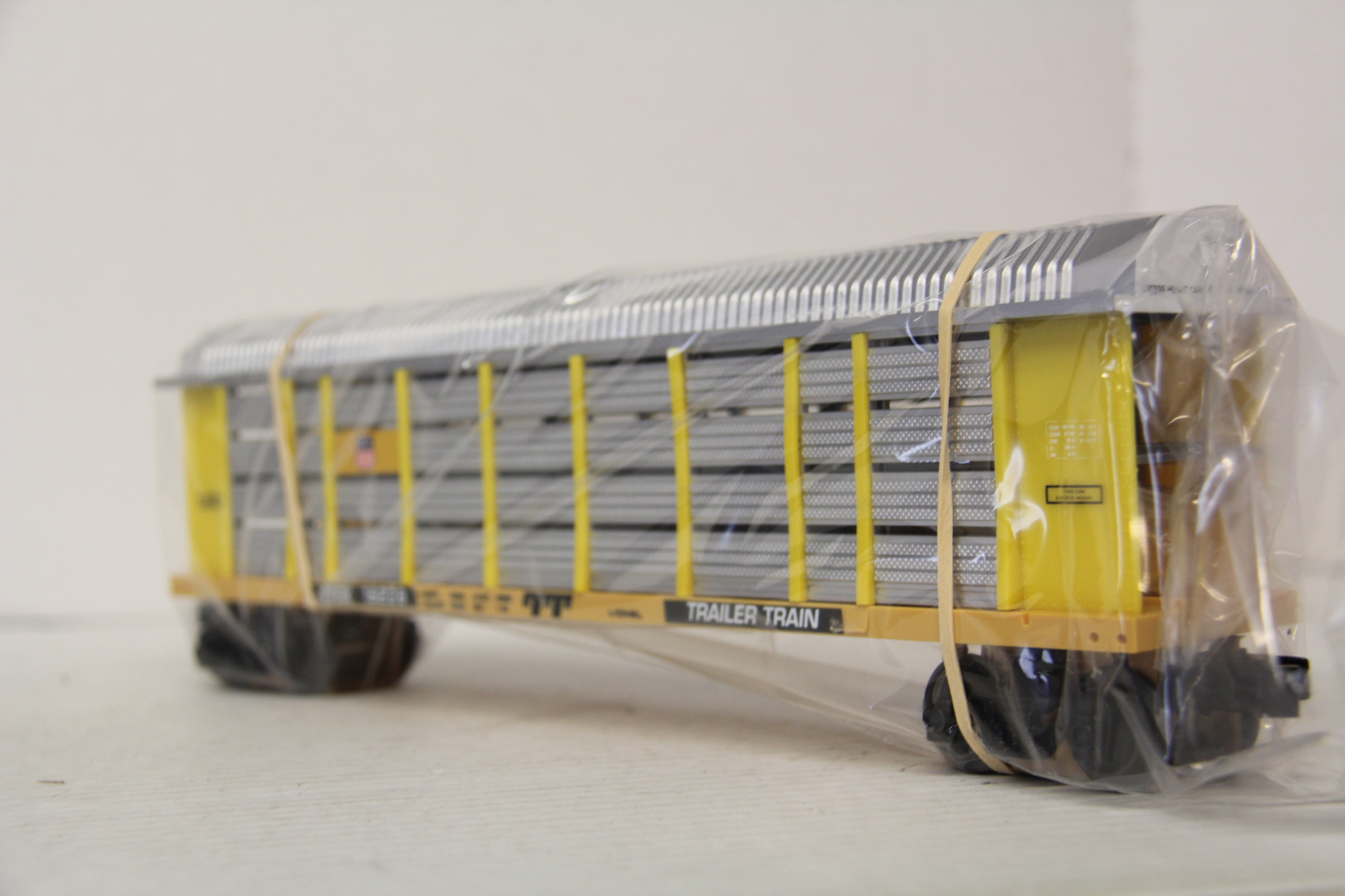 Lionel 6-16228 Union Pacific Auto Carrier with Screens-Second hand-M6503