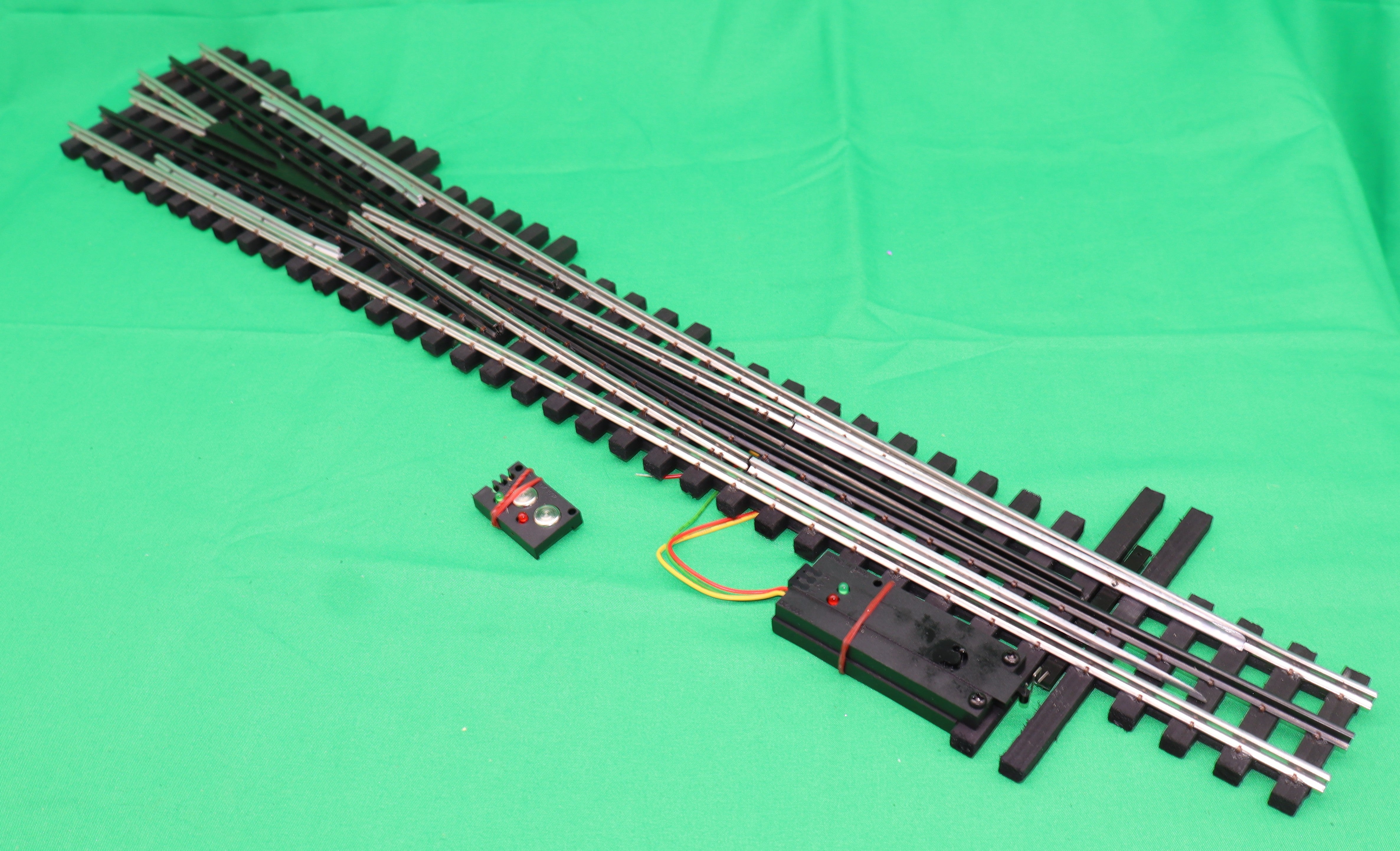 Ross Custom Switches #220M - Premiere Line - #8 Switch Track (Right Hand) w/ Dz1000