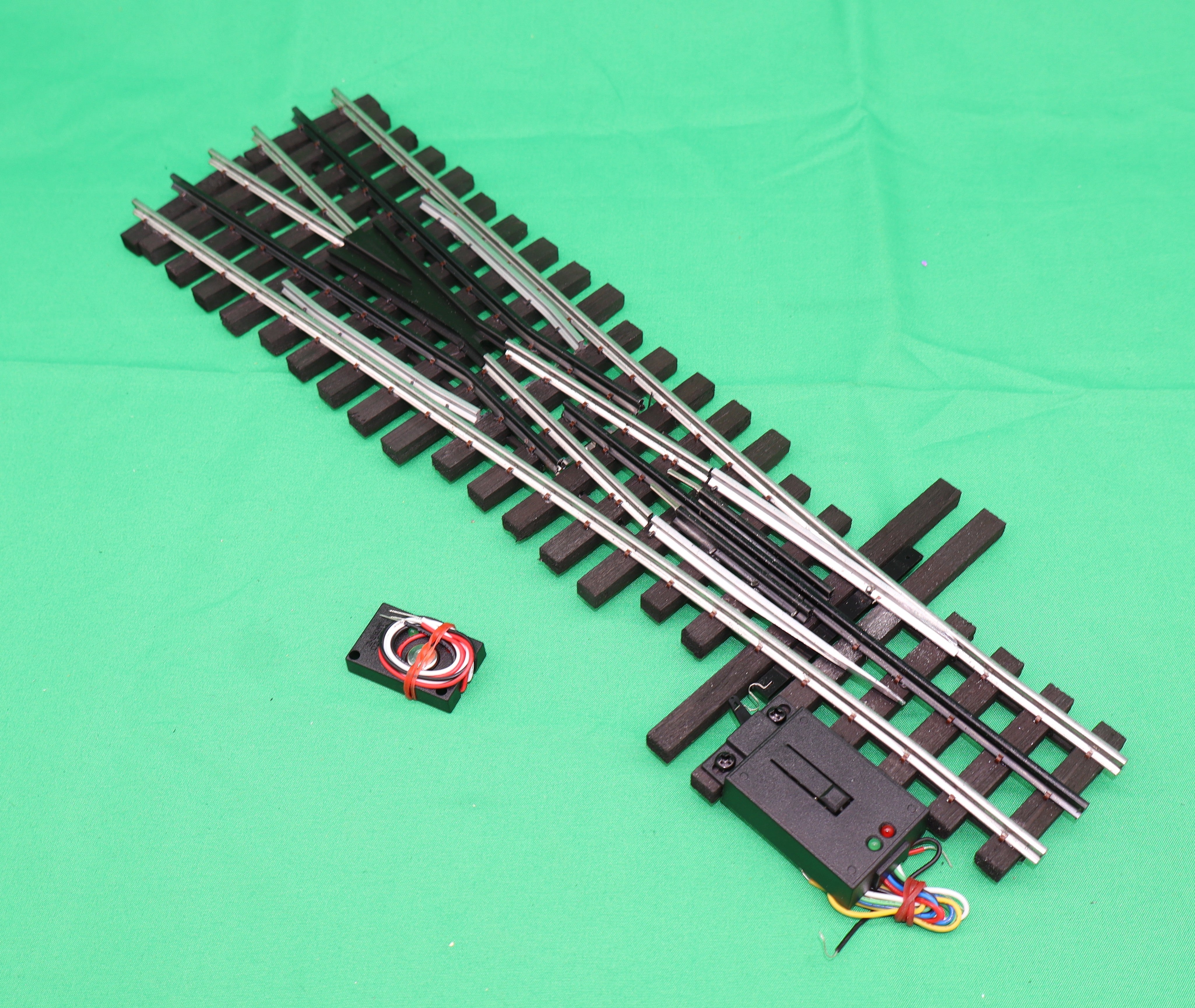 Ross Custom Switches #157M25 - Super Line - 11 Degree Wye Switch Track w/ Dz2500