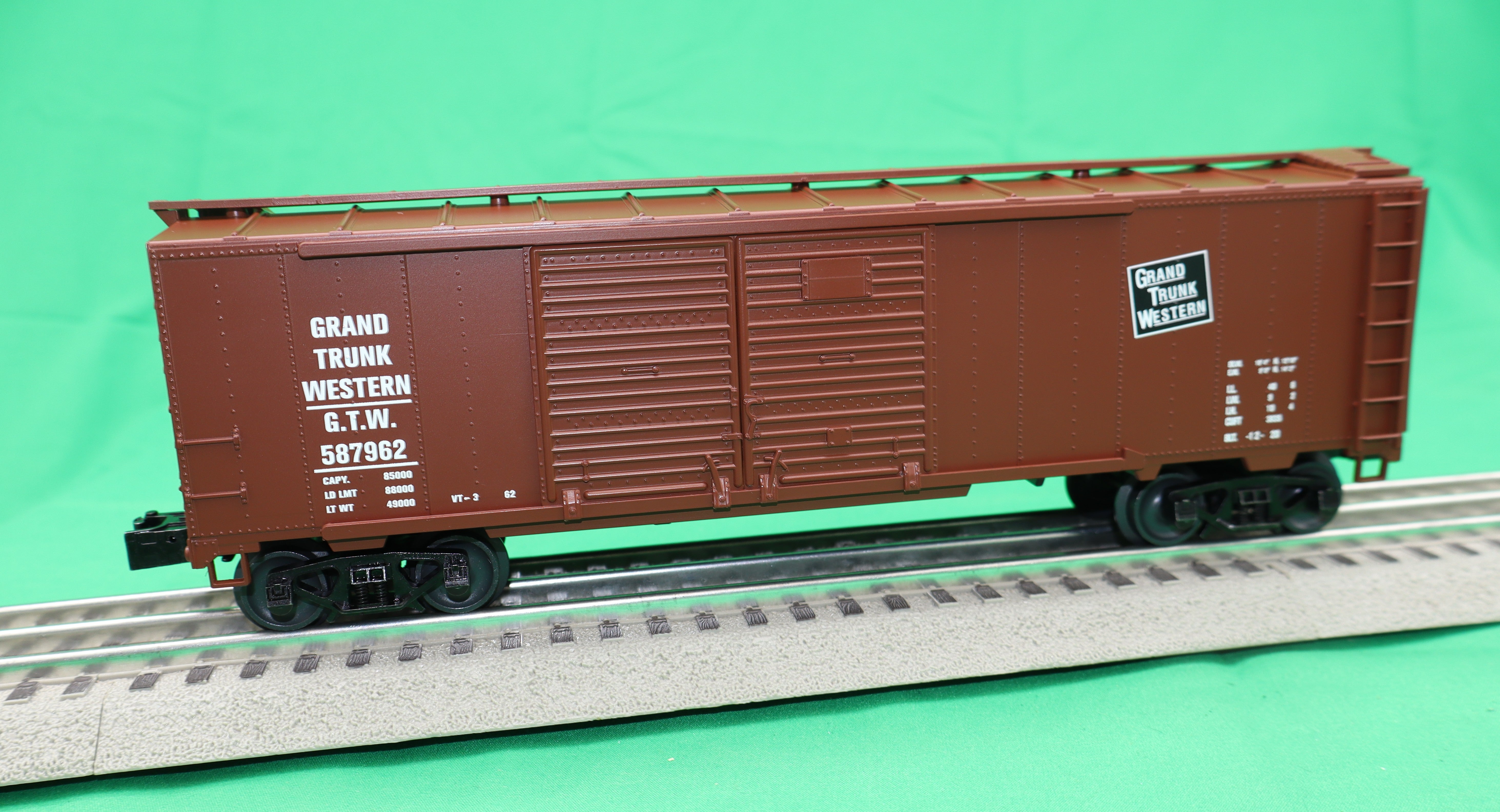 Lionel 2542442 - 40' Double Door Boxcar "Grand Trunk Western" #587962