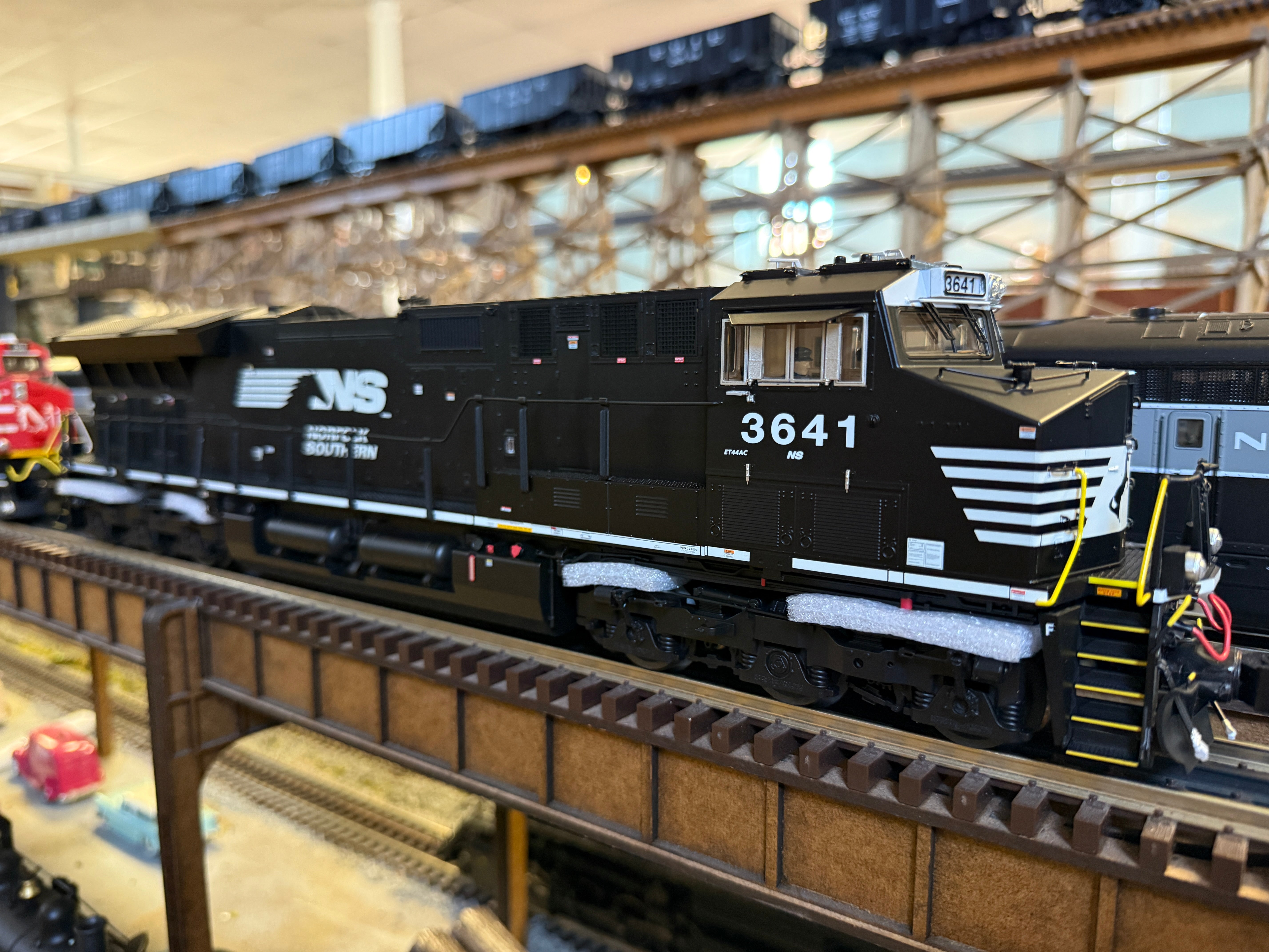 Lionel 2533491 - Legacy ET44AC Diesel Locomotive "Norfolk Southern" #3606