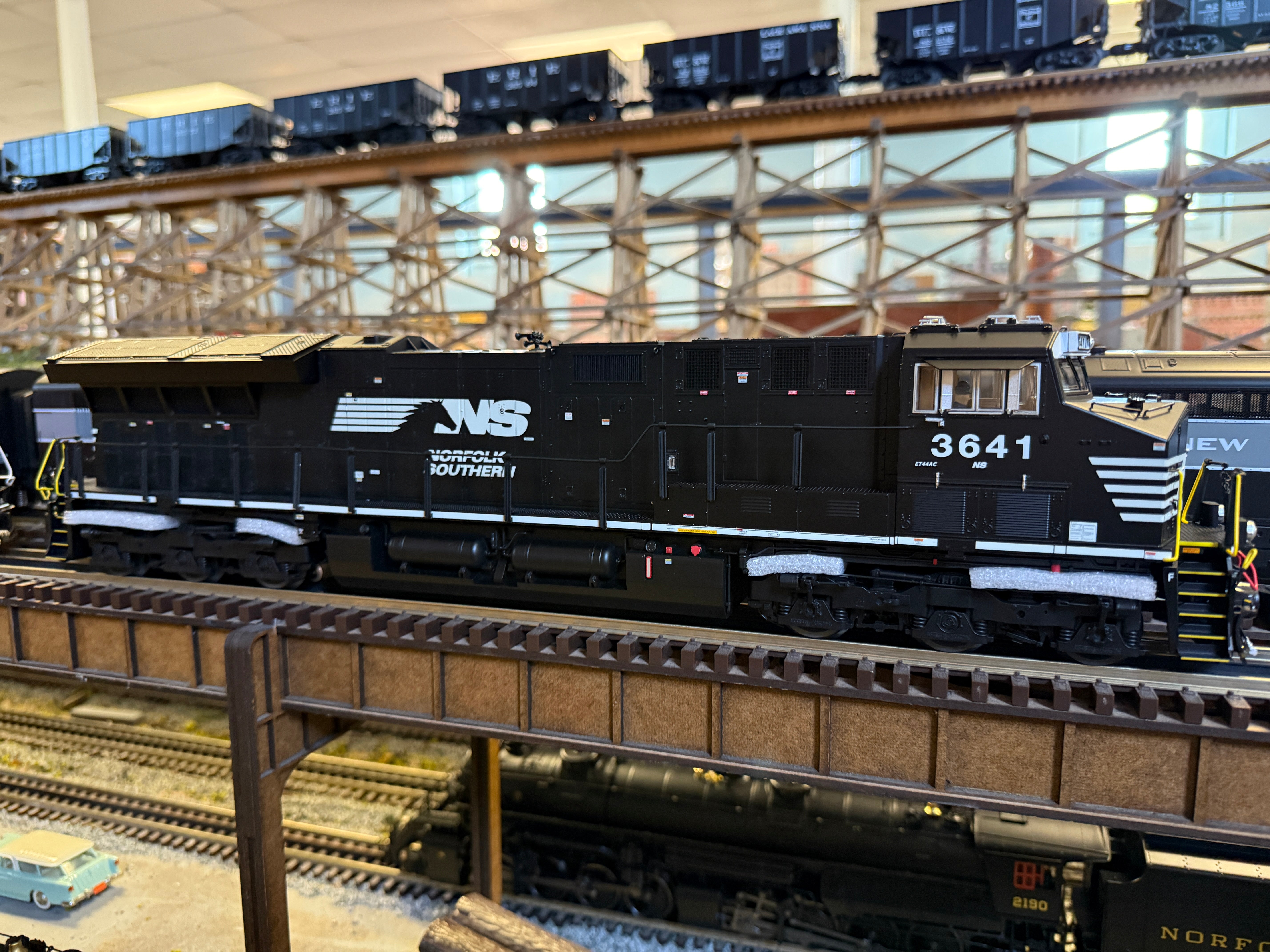 Lionel 2533492 - Legacy ET44AC Diesel Locomotive "Norfolk Southern" #3641