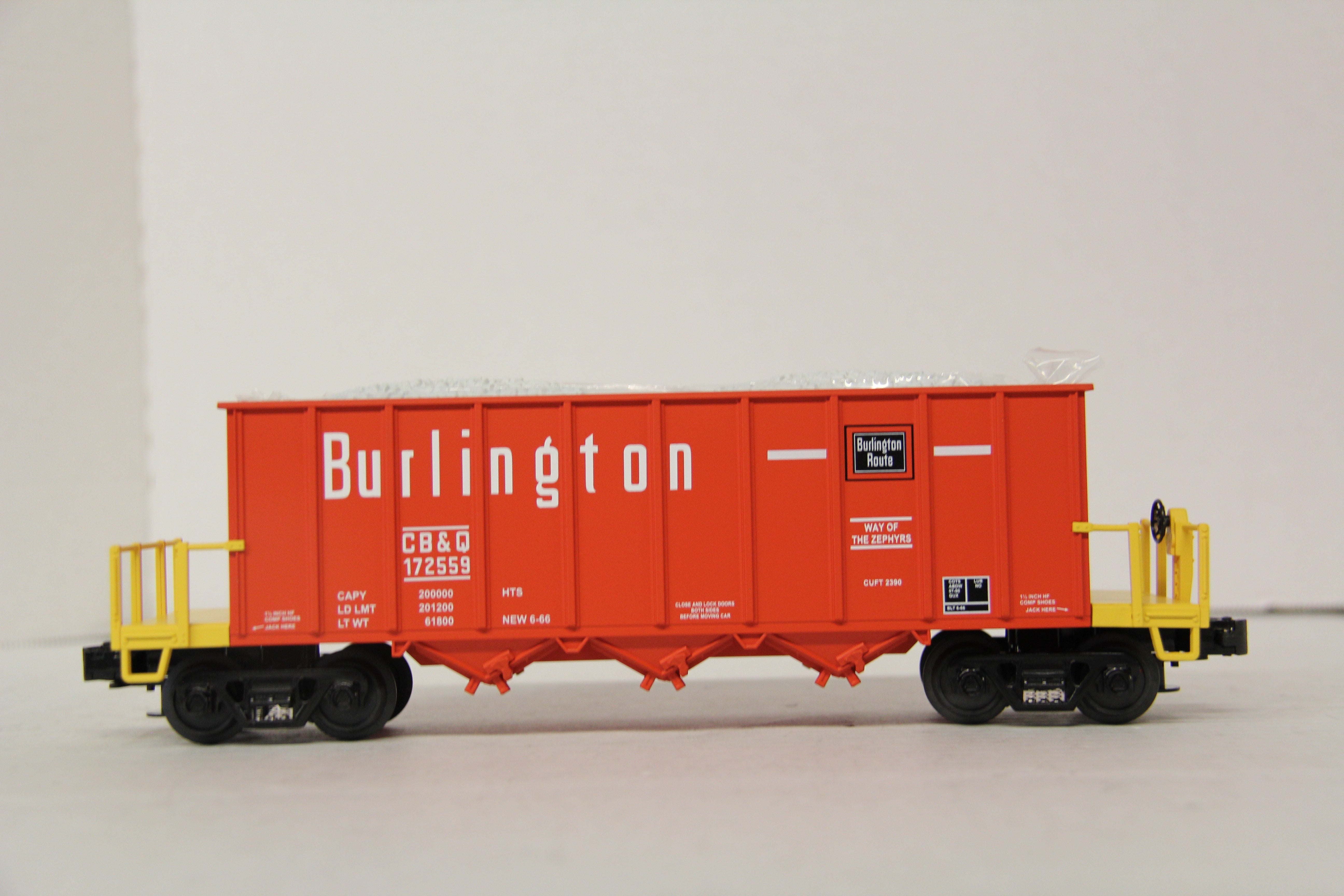 MTH 20-98264 Burlington Rapid Discharge Hopper w/ Rock Load-Second hand-M6517