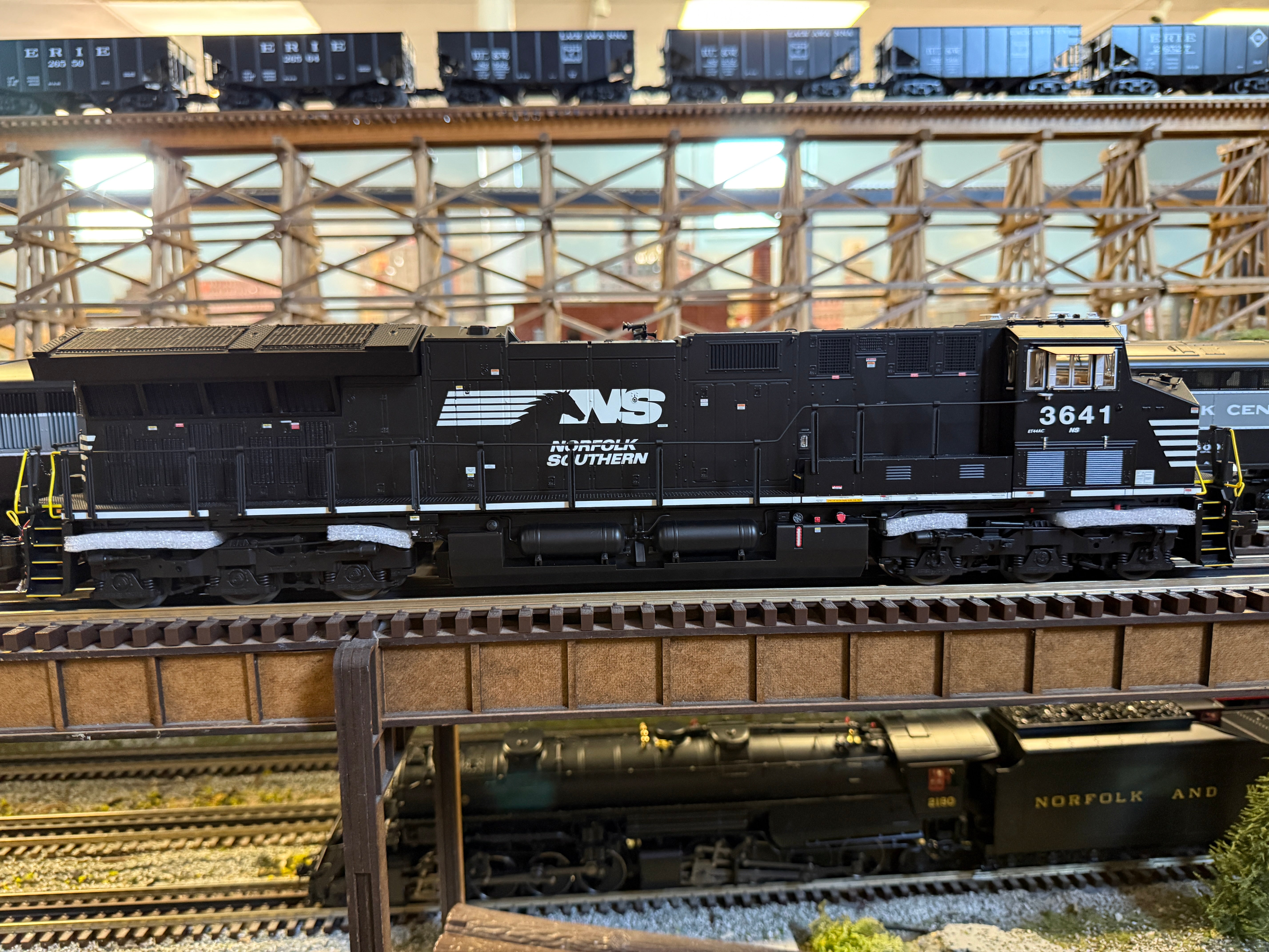 Lionel 2533492 - Legacy ET44AC Diesel Locomotive "Norfolk Southern" #3641