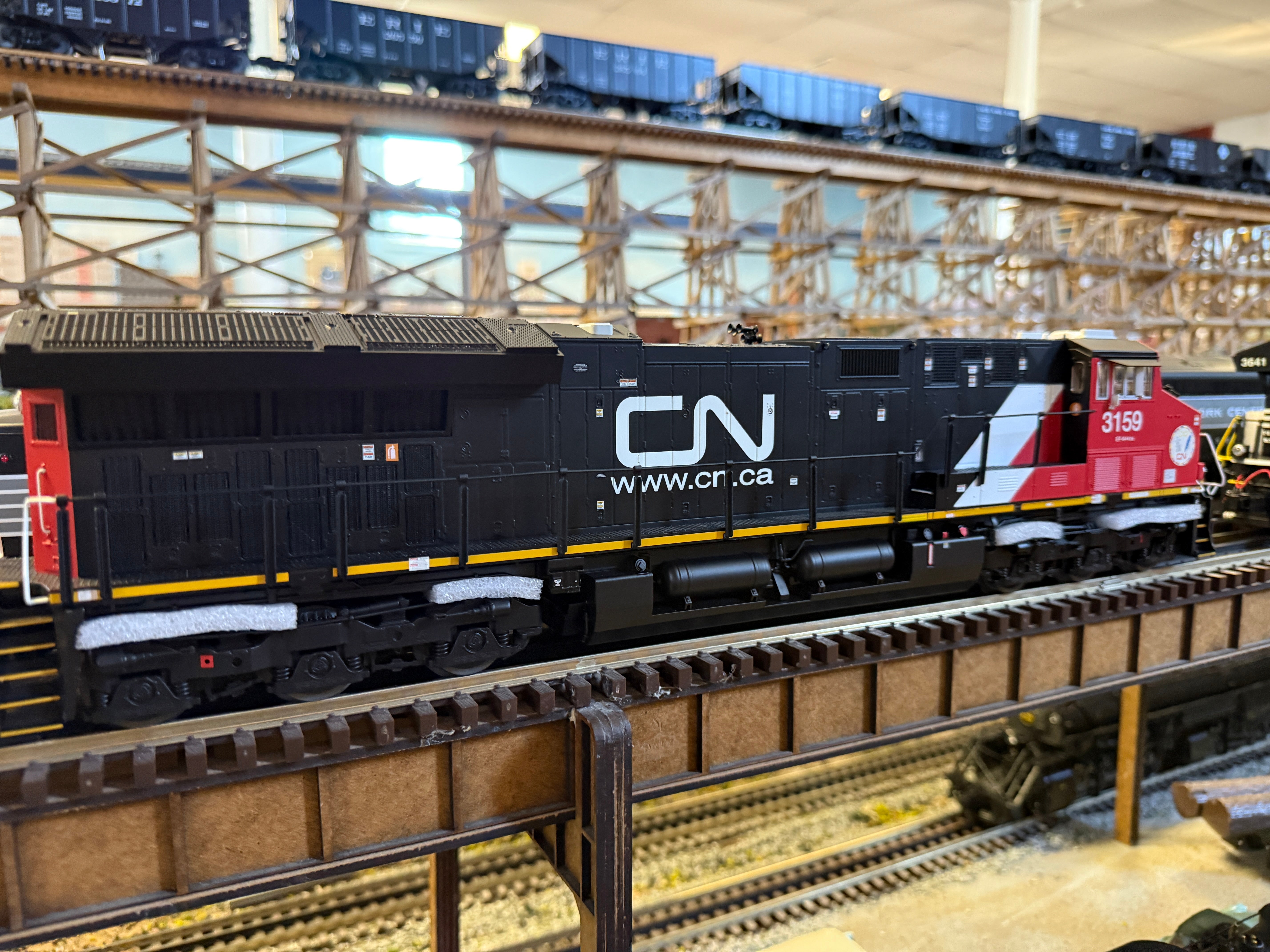 Lionel 2533469 - Legacy ET44AC SuperBass "Canadian National" #3198