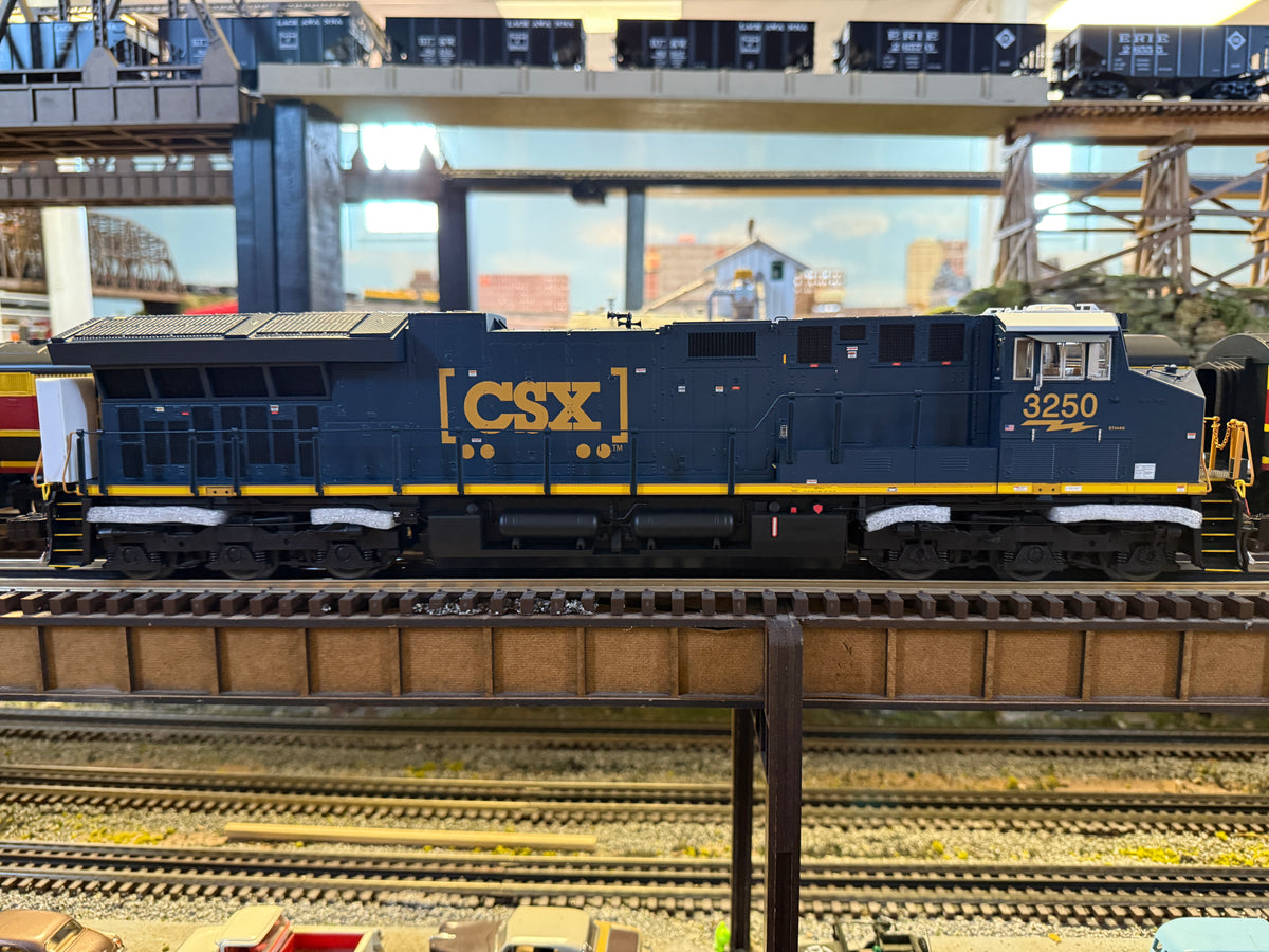 Lionel 2533479 - Legacy ET44AC SuperBass "CSX" #3349 (Non-Powered) - MrMuffin'sTrains