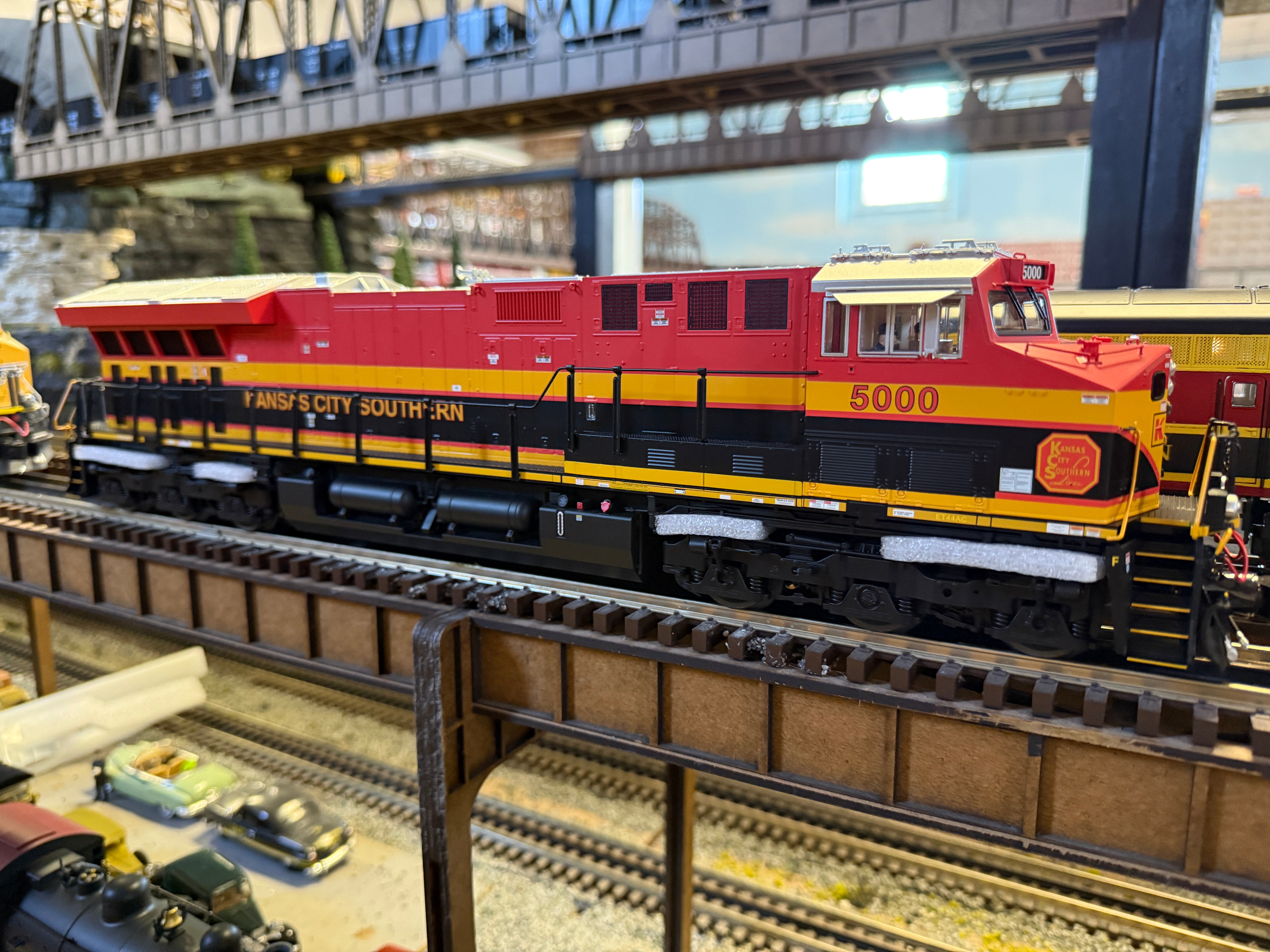 Lionel 2533482 - Legacy ET44AC Diesel Locomotive "Kansas City Southern" #5005