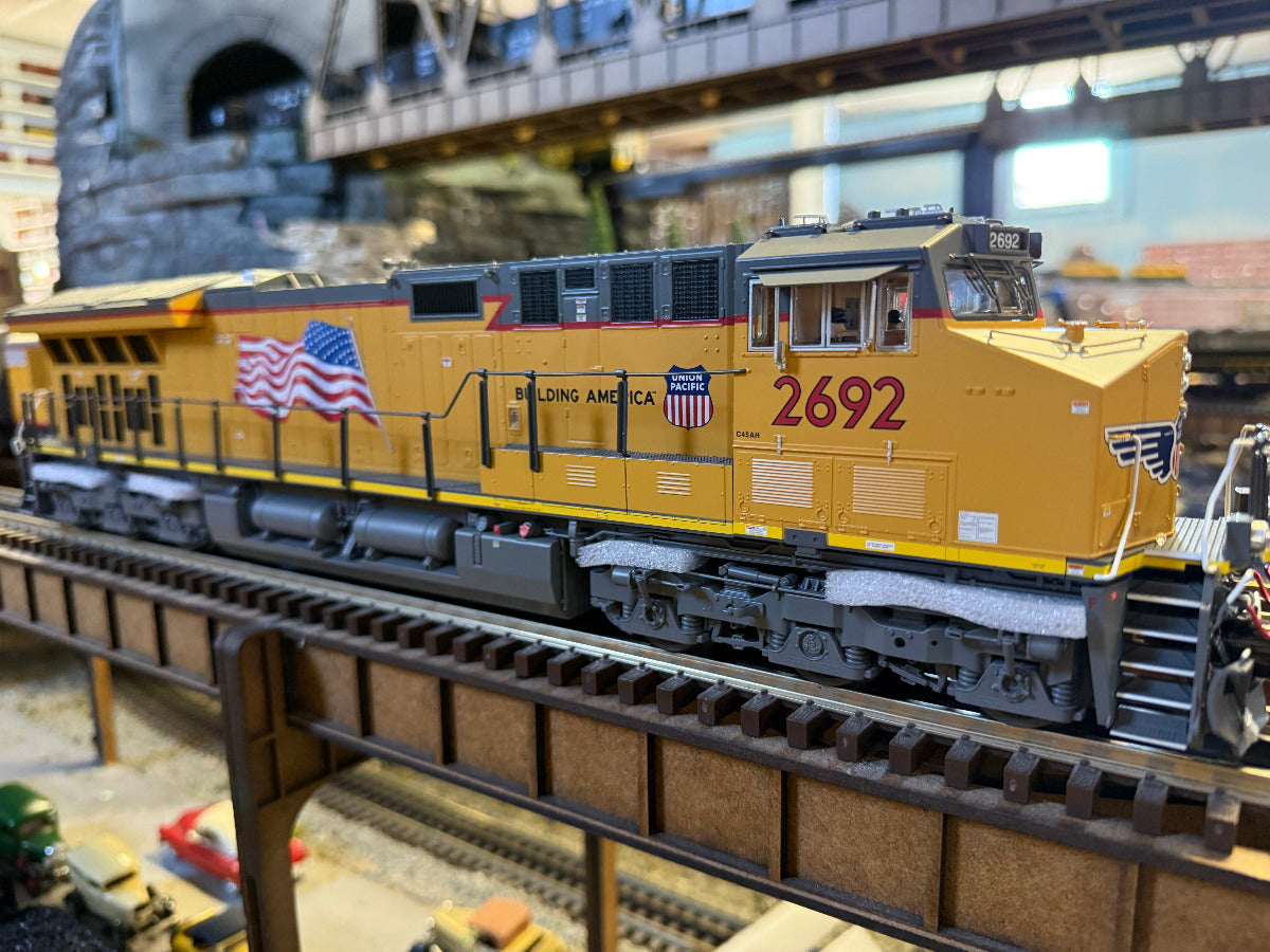 Lionel 2533509 - Legacy ET44AC SuperBass "Union Pacific" #2708