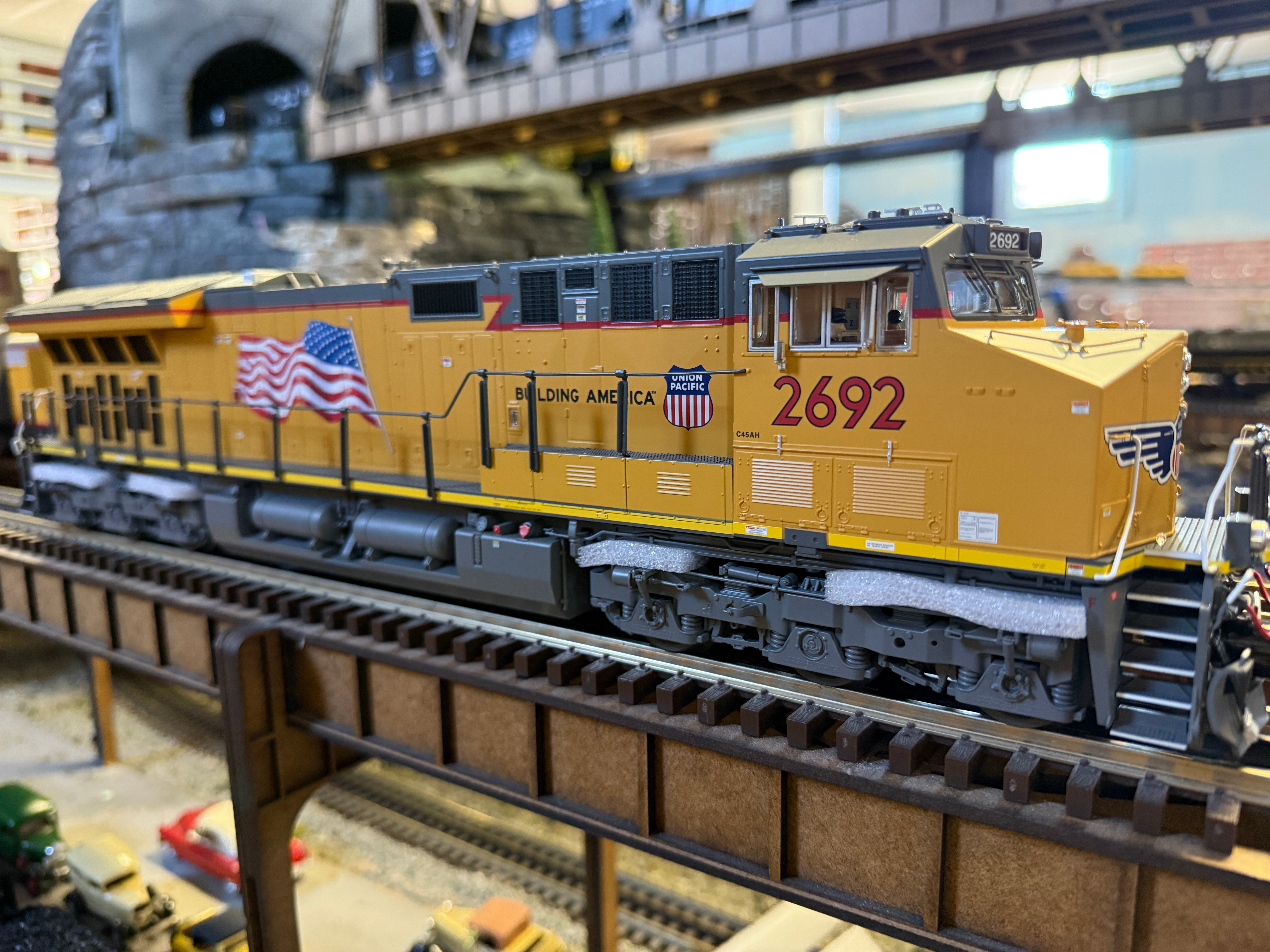 Lionel 2533501 - Legacy ET44AC Diesel Locomotive "Union Pacific" #2671