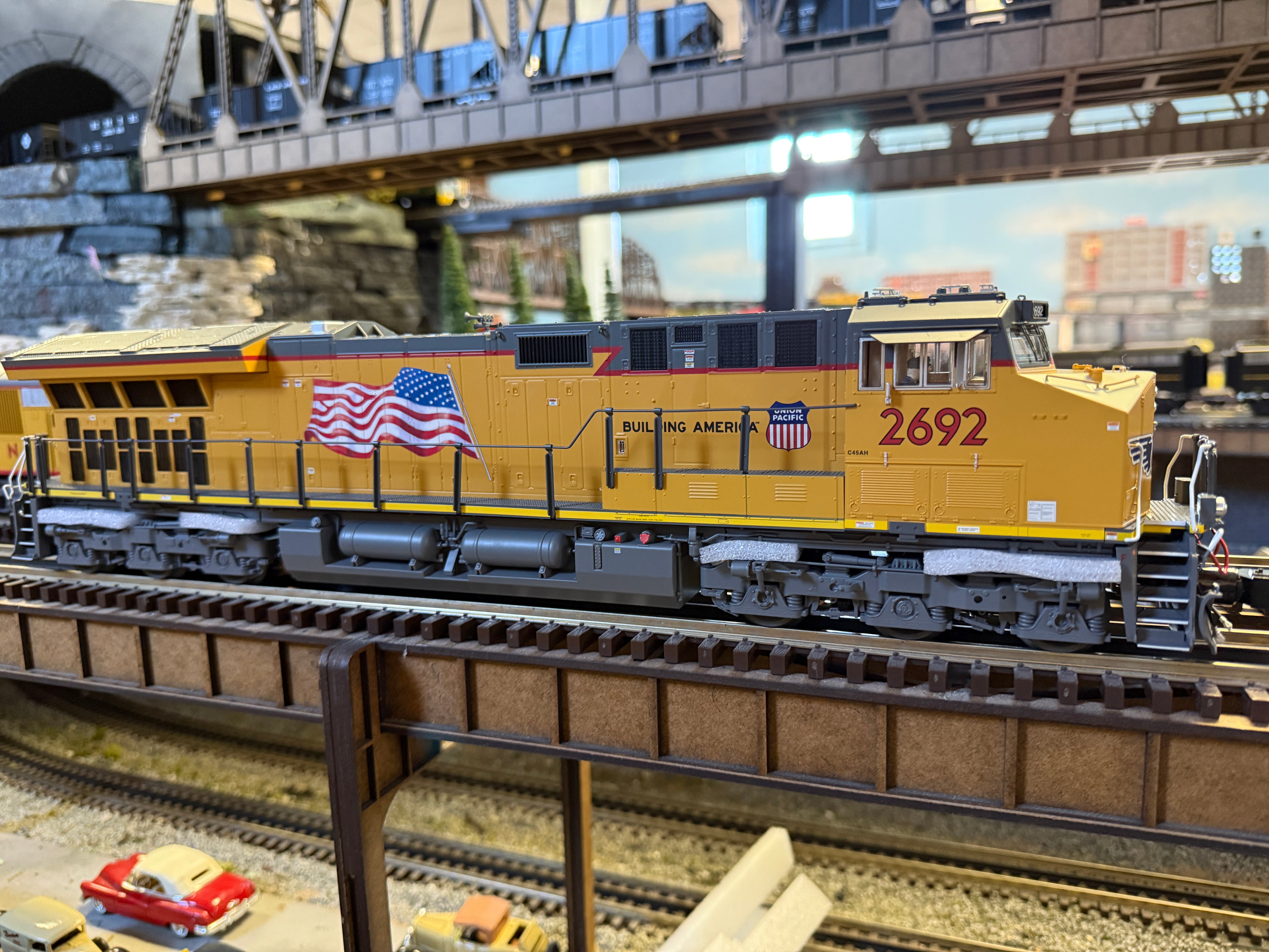 Lionel 2533509 - Legacy ET44AC SuperBass "Union Pacific" #2708