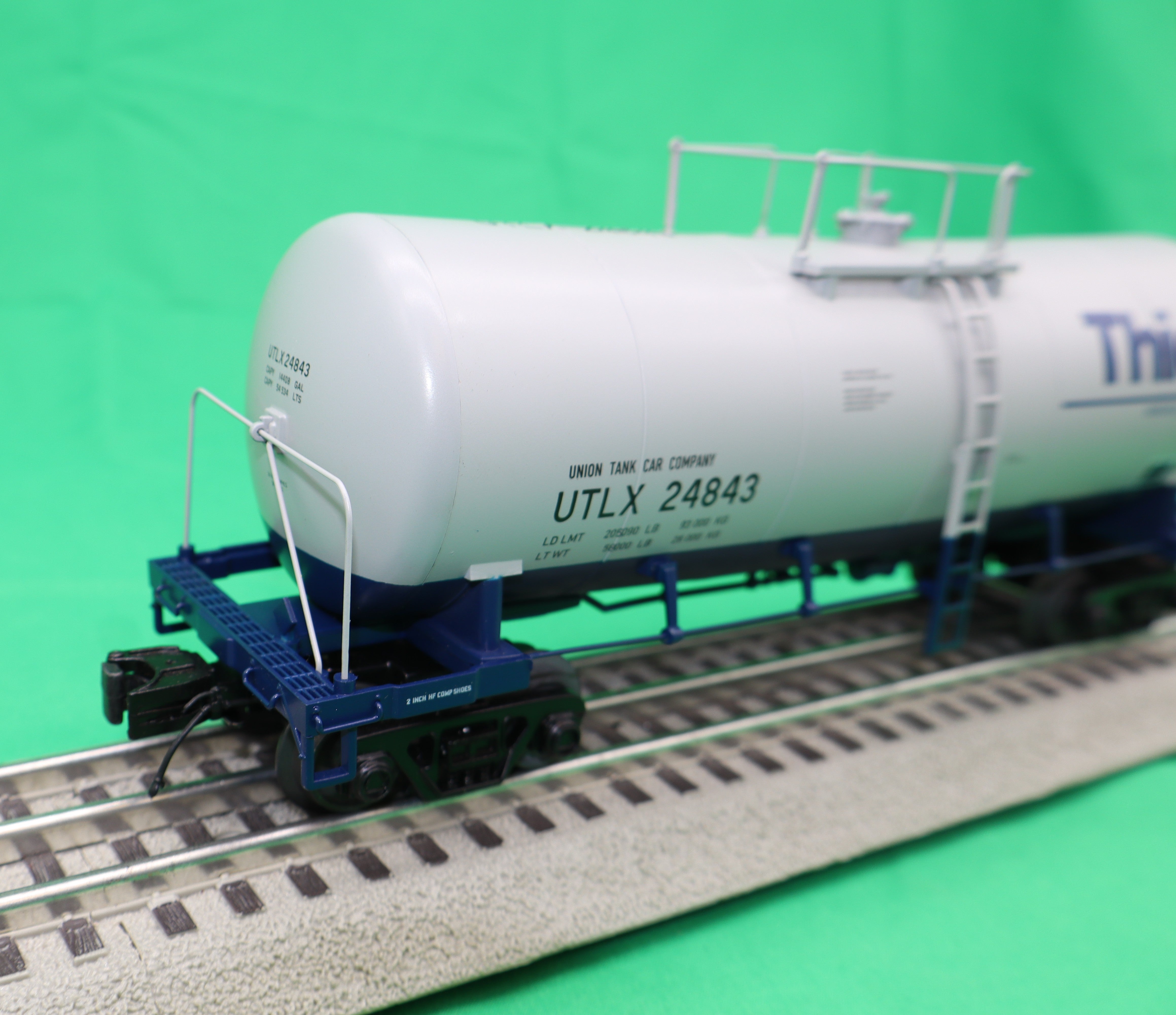 Atlas O 3001756 - Premier - Funnel Flow Tank Car “UTLX” (Thiele)
