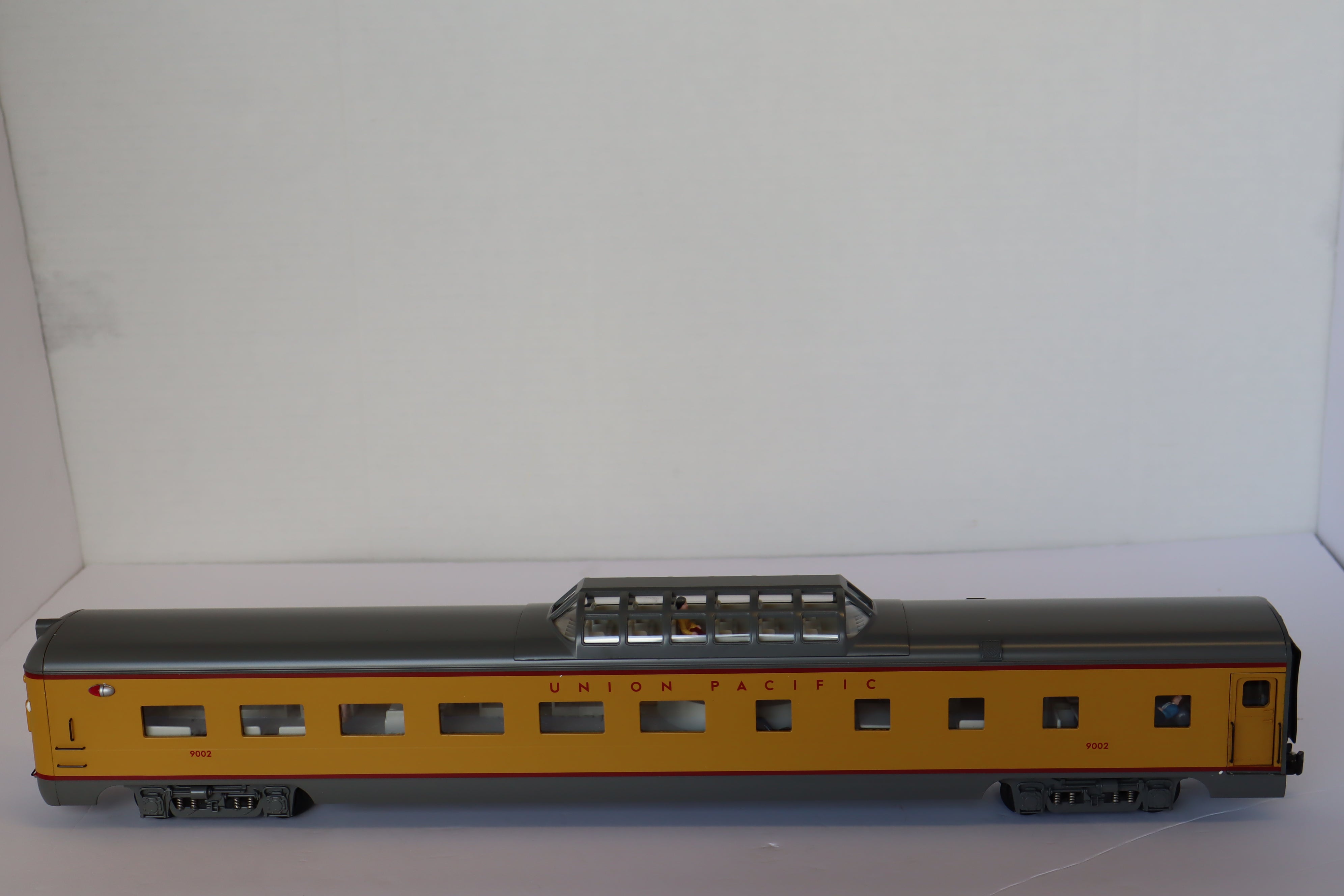 K Line Aluminum K4690-49002 21" Union Pacific City of LA Flat End Dome Observation Car-Second hand-M7951
