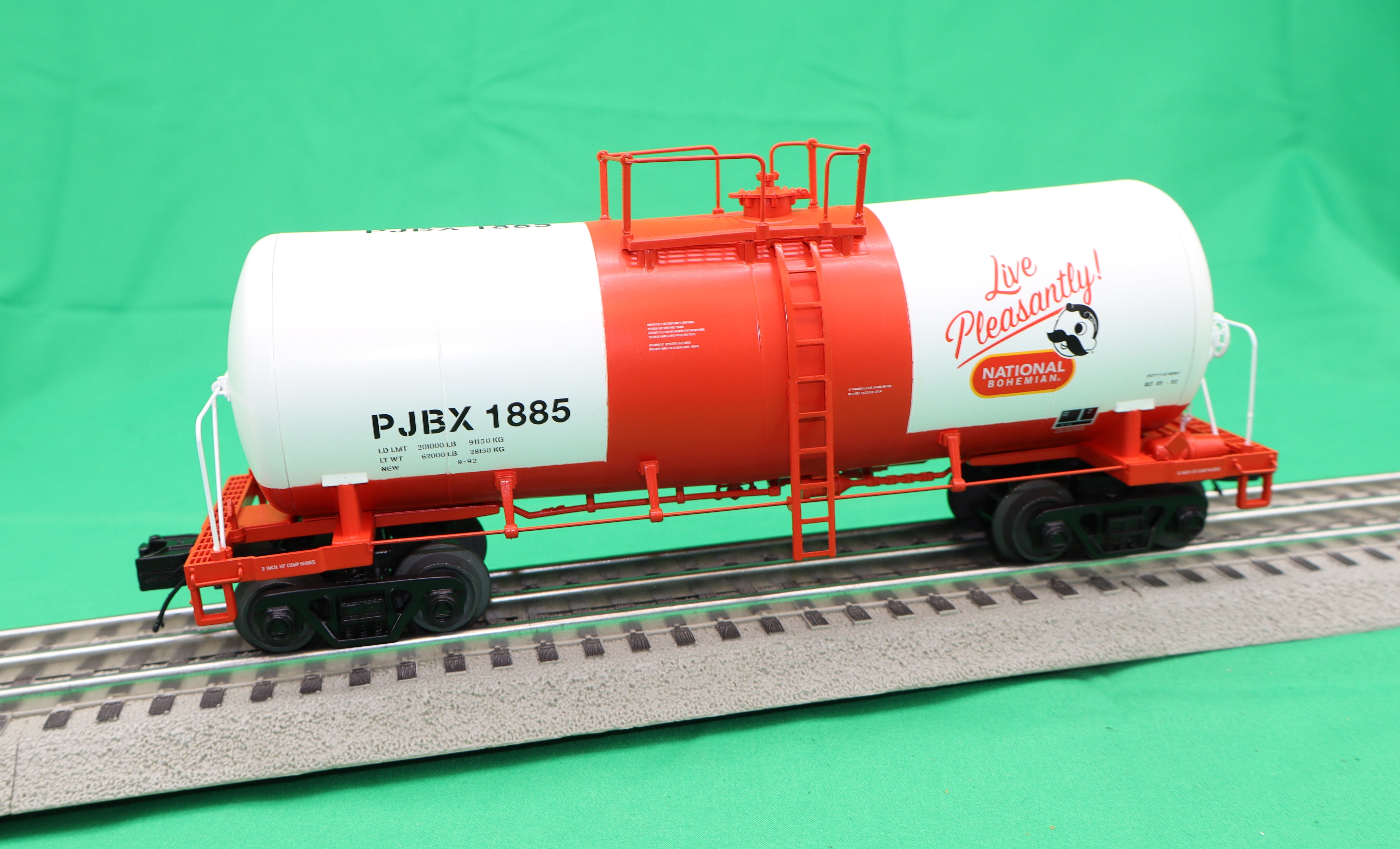 Atlas O 3001761 - Premier - Pabst Brewing Company - Funnel Flow Tank Car “PJBX” (National Bohemian)