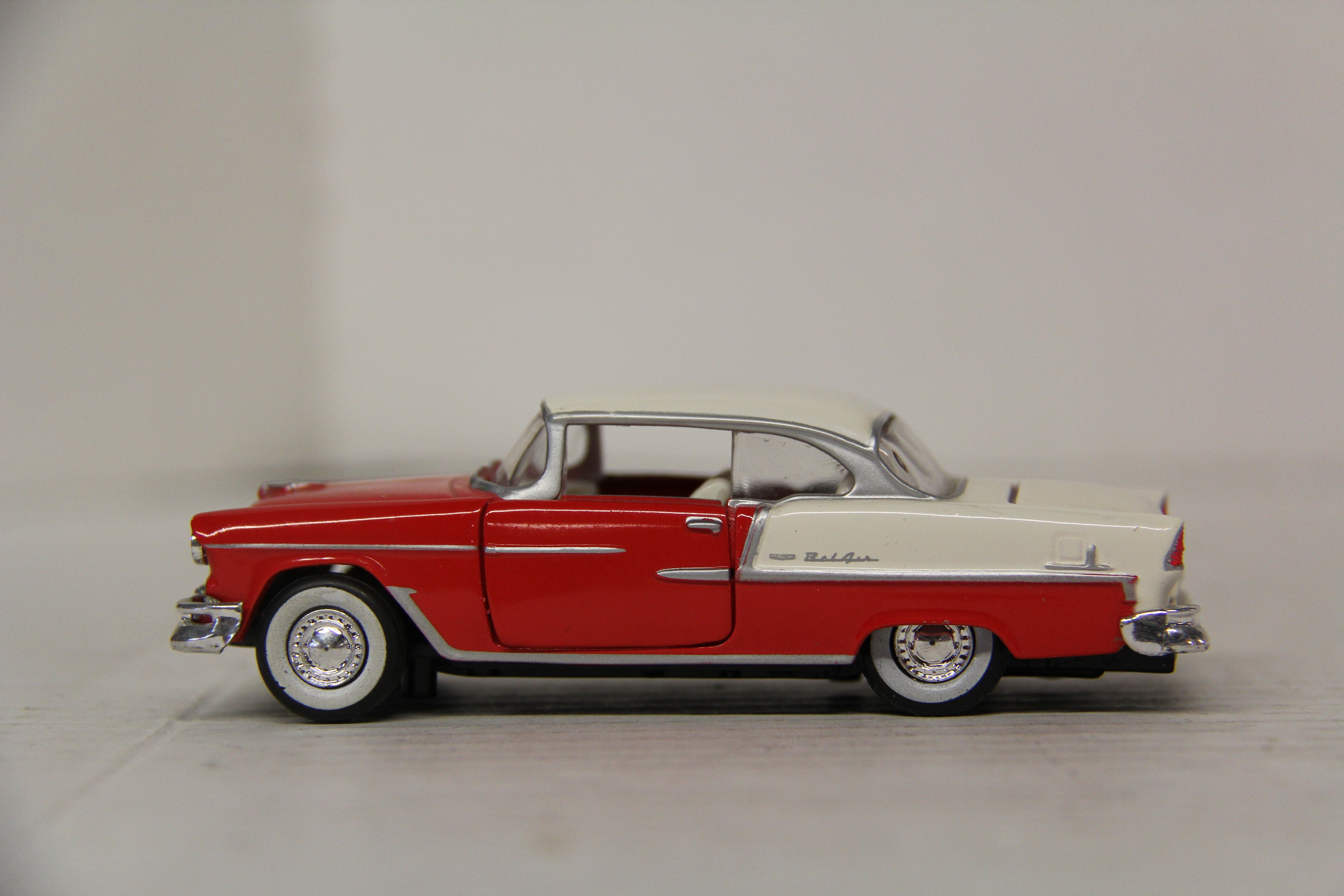 Road Champs Red & White Bel Air Diecast-Second hand-M6489