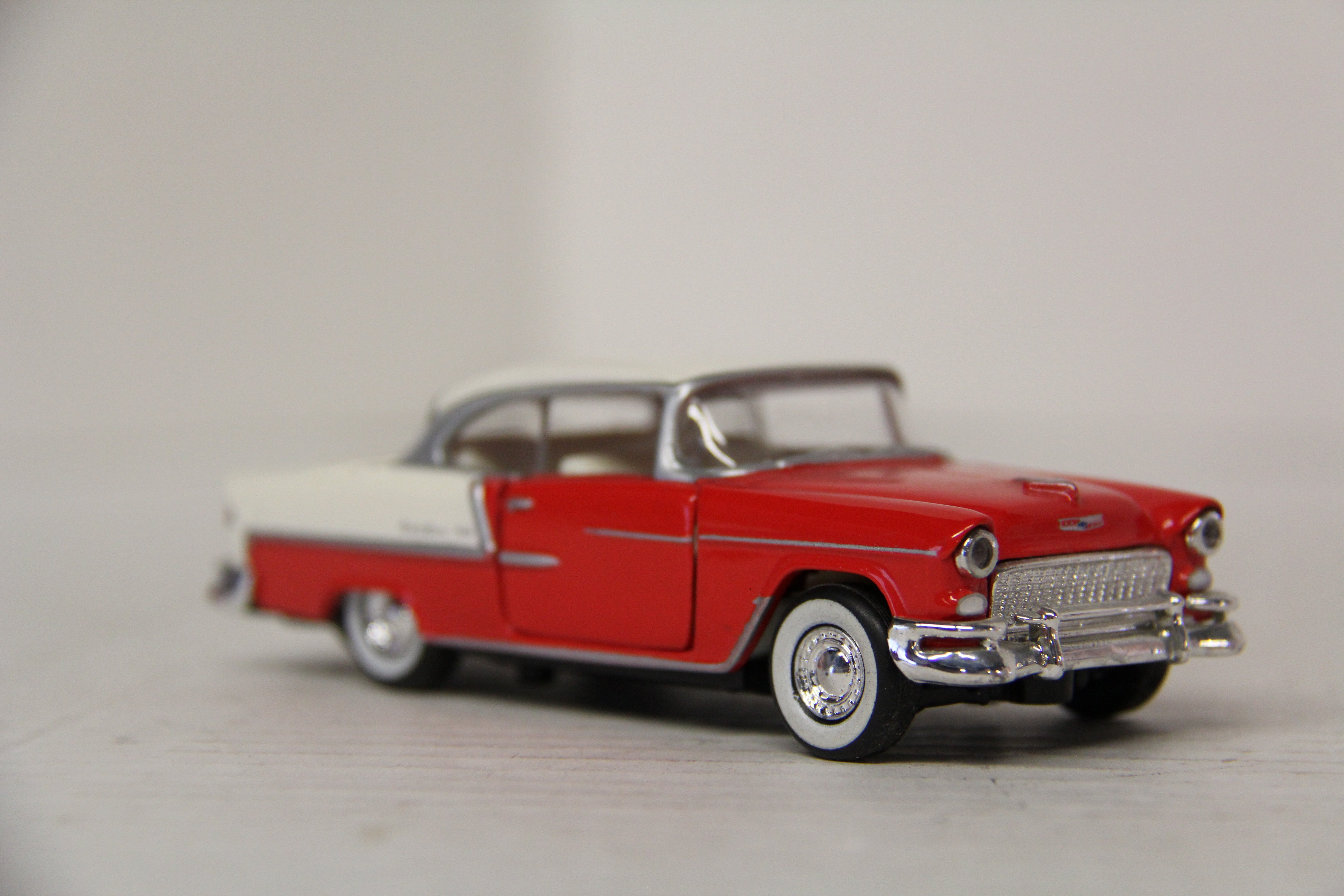 Road Champs Red & White Bel Air Diecast-Second hand-M6489