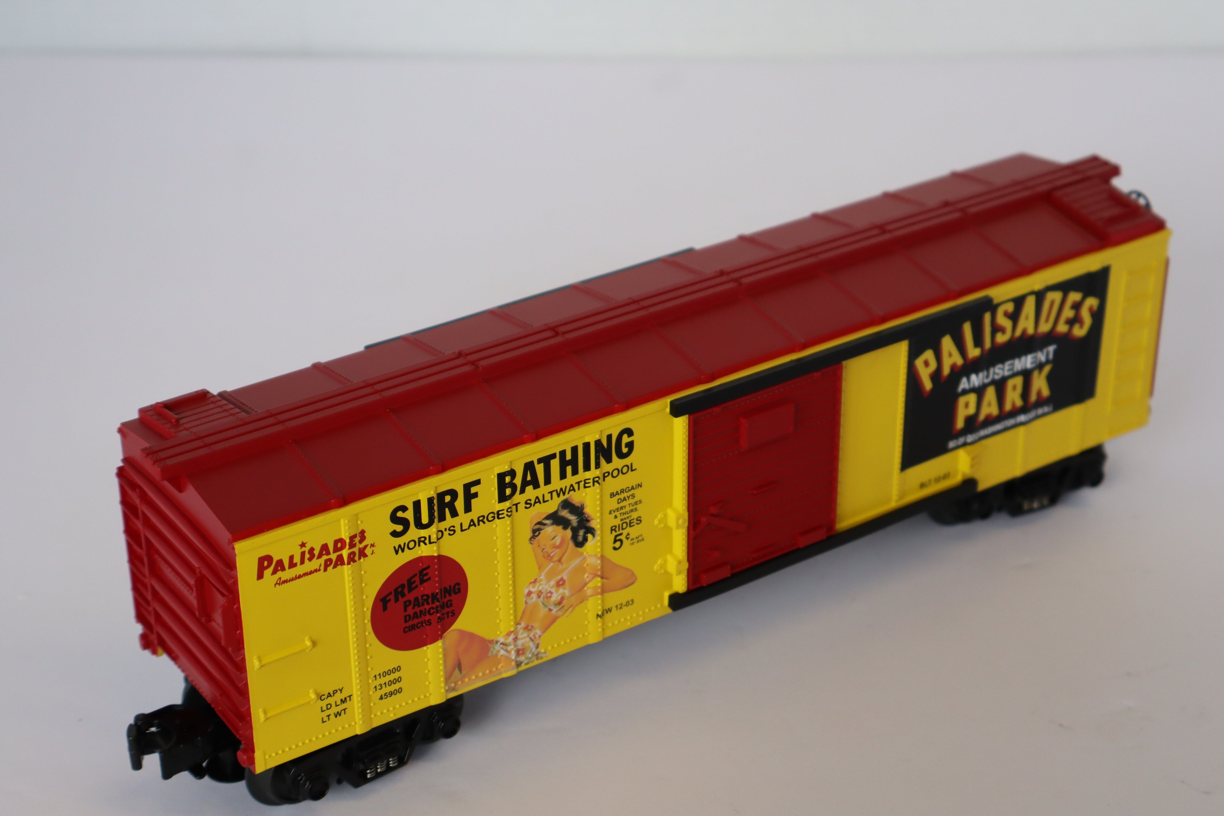Rail King 30-74124 Palisades Park -Bathing Beauty 40' Single Door Box Car-Second hand-M7954