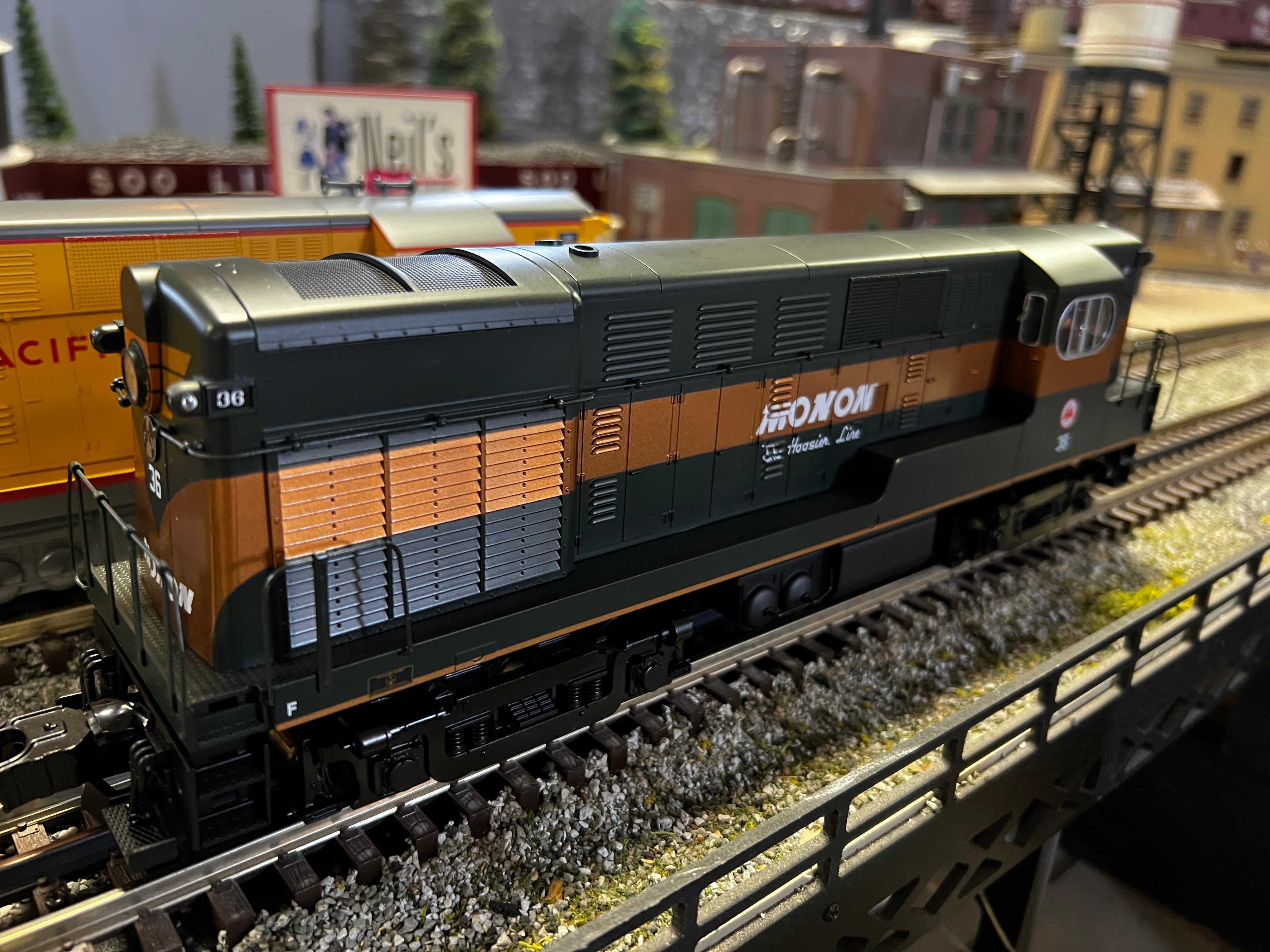 Lionel 2333291 - Legacy H15-44 Diesel Locomotive "Monon" #36