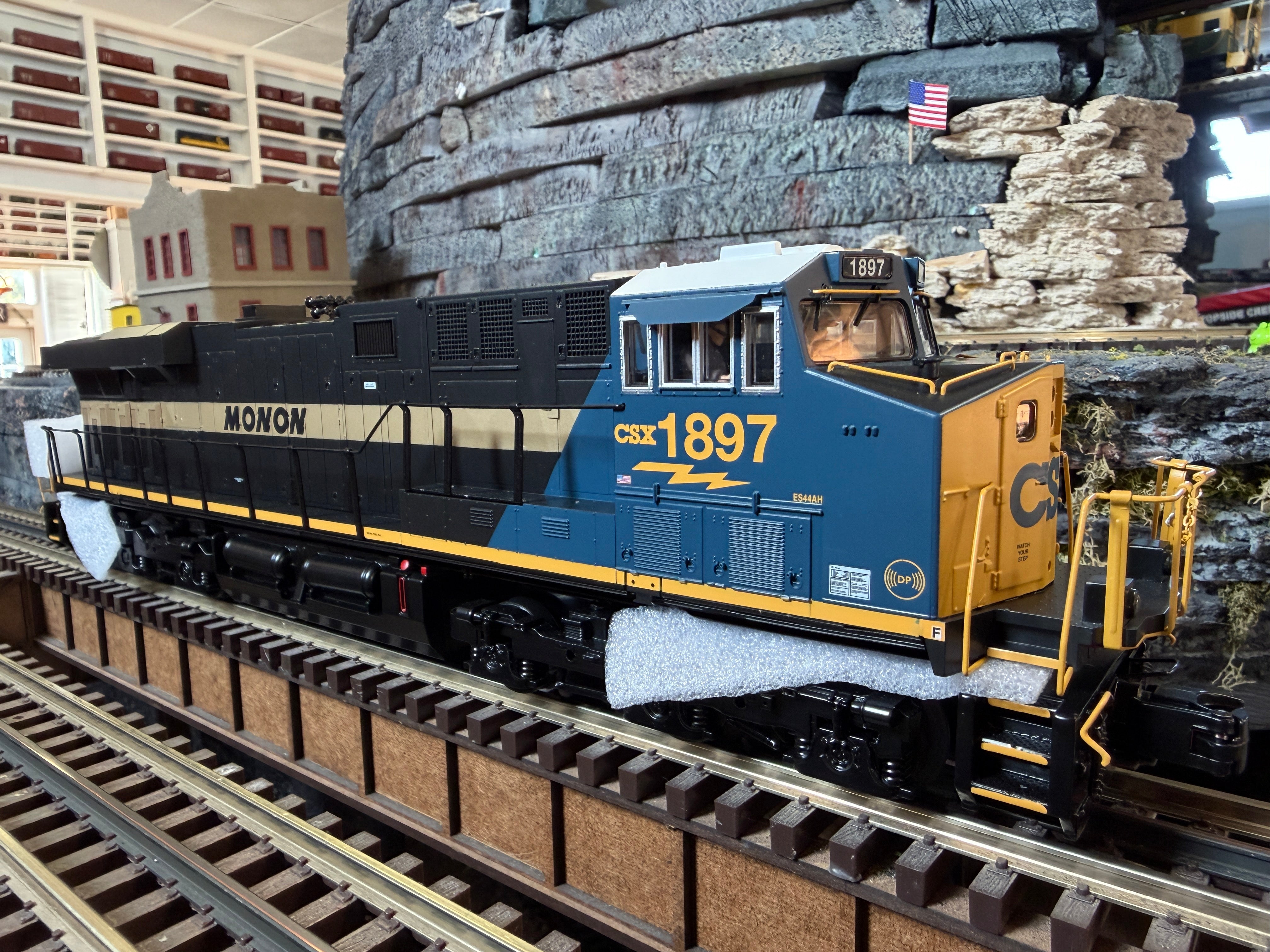 MTH 30-21260-1 - ES44AC Imperial Diesel Engine "CSX" #1897 w/ PS3 (Monon Heritage) - Custom Run for MrMuffin'sTrains