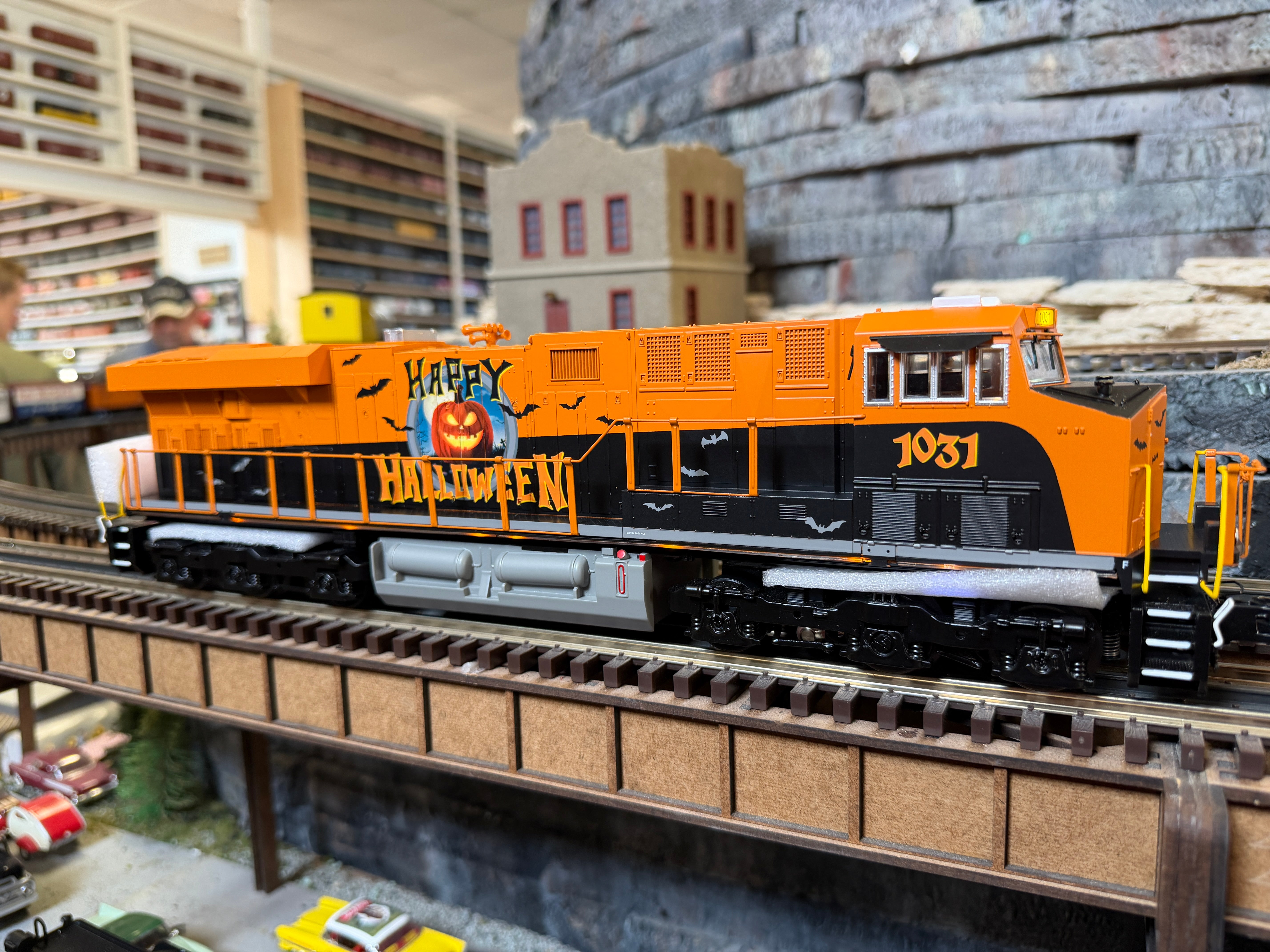 MTH 30-21305-1 - ES44AC Imperial Diesel Engine "Halloween" #1031 w/ PS3