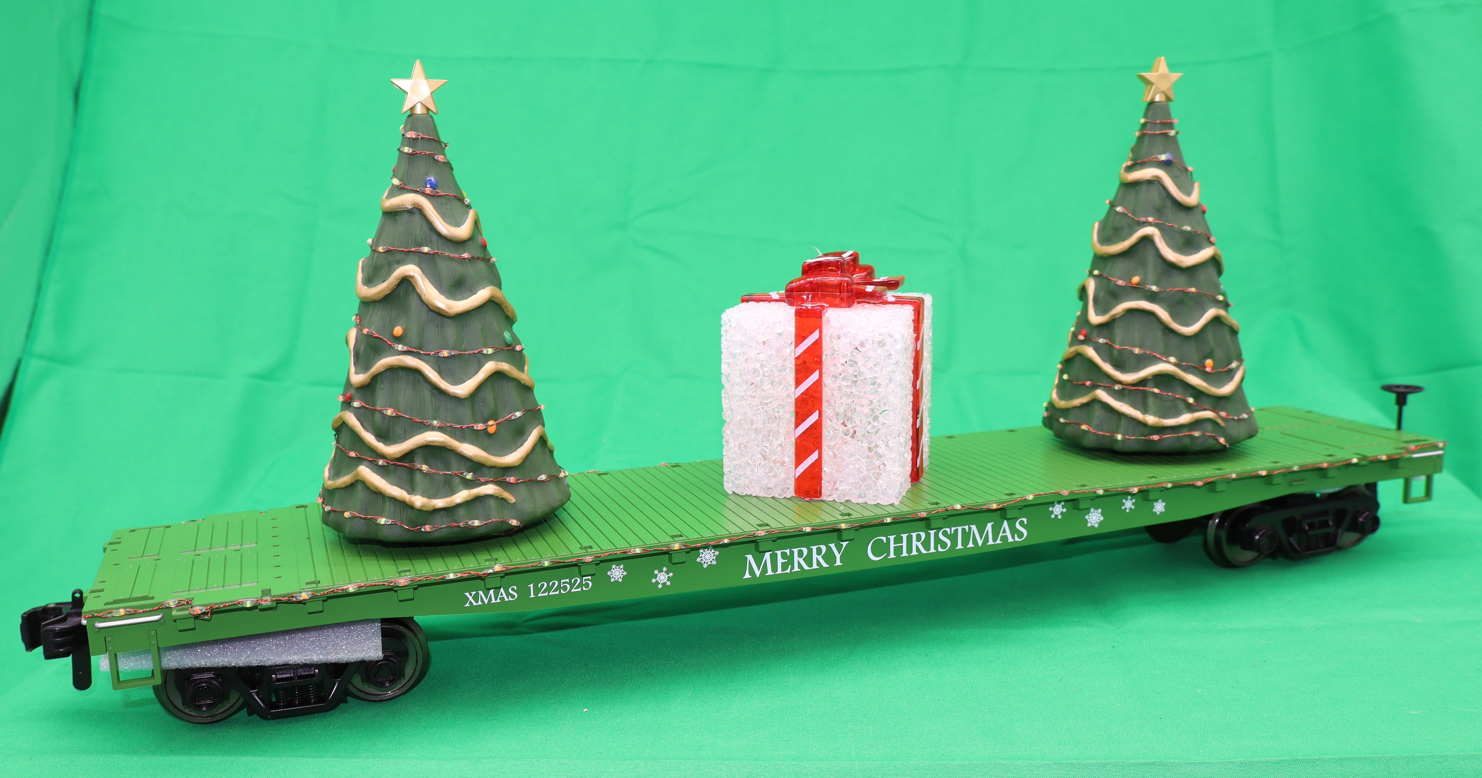 MTH 70-76074 - Flat Car "Christmas" #122525 w/ Lighted Christmas Trees