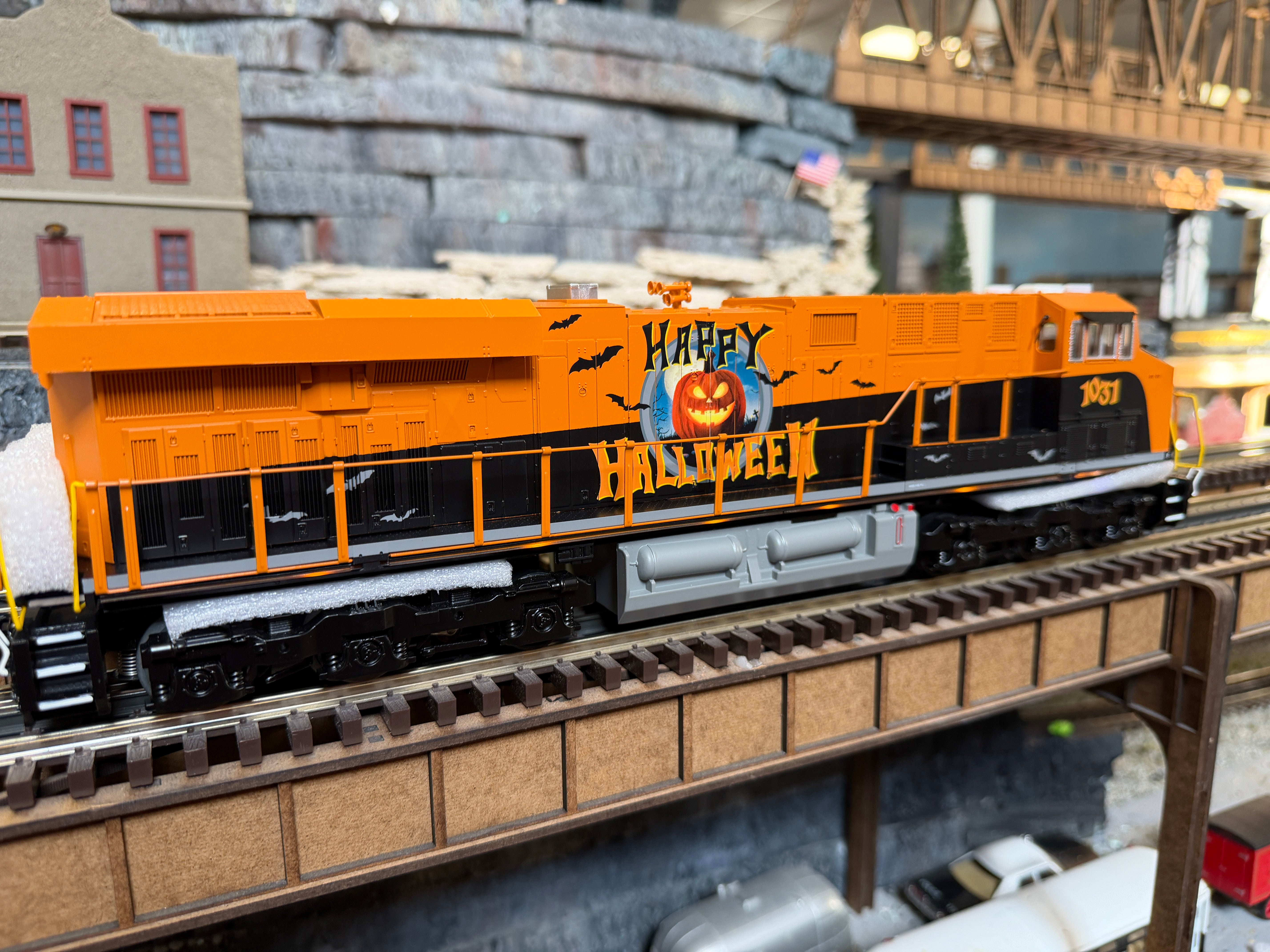 MTH 30-21305-1 - ES44AC Imperial Diesel Engine "Halloween" #1031 w/ PS3