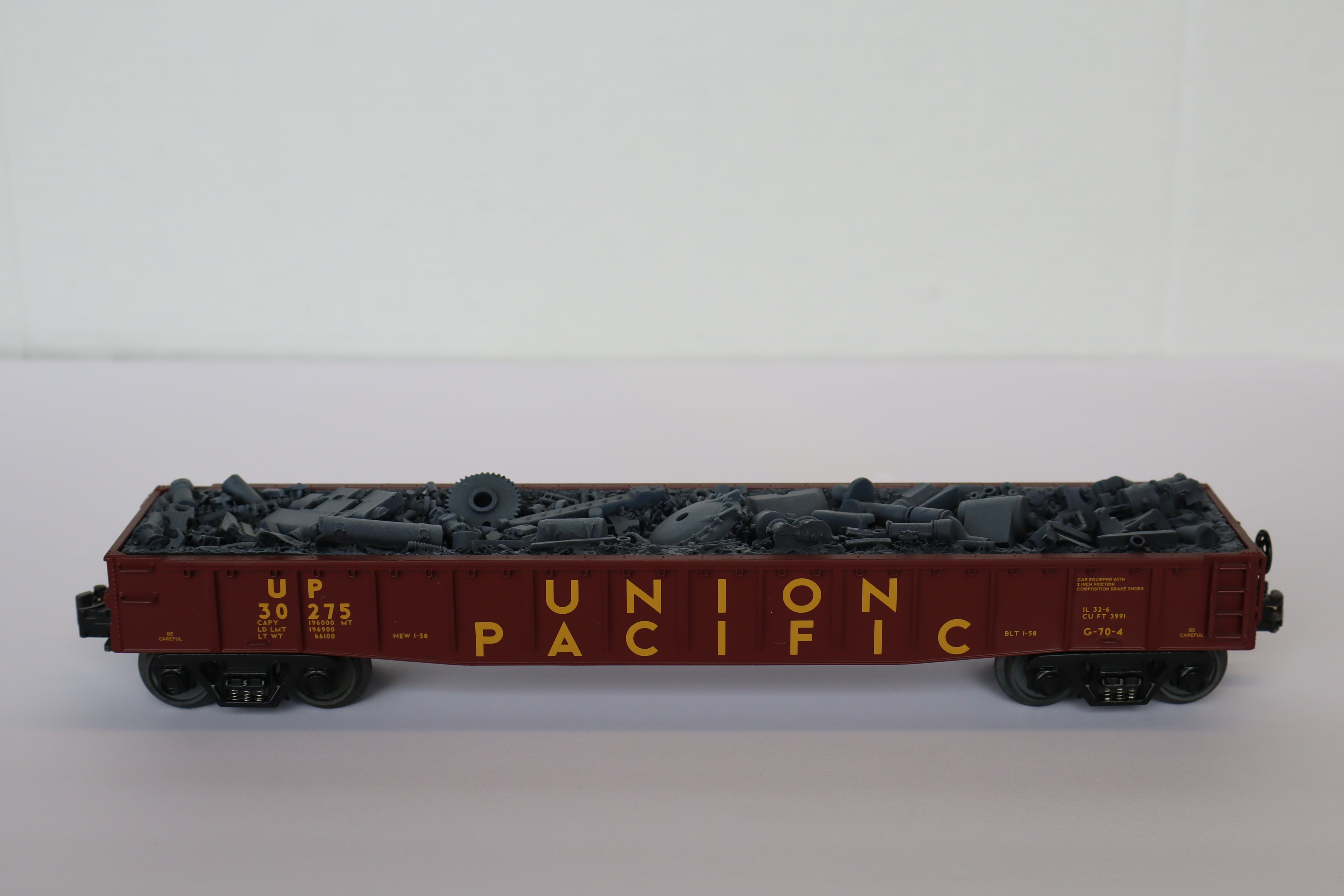 Rail King 30-8201 Union Pacific Die Cast Gondola w/ Junk Load-Second hand-M7962