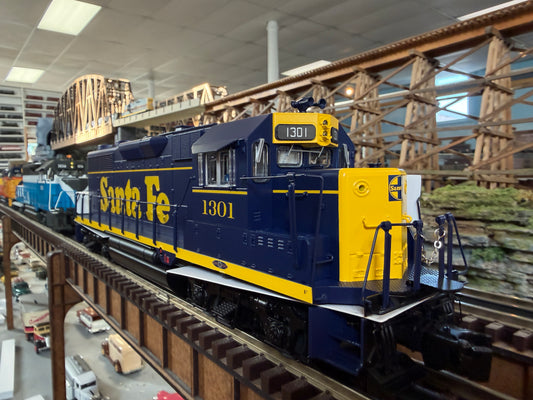 Lionel 2533752 - Legacy - GP35 Diesel Locomotive "Santa Fe" #1323