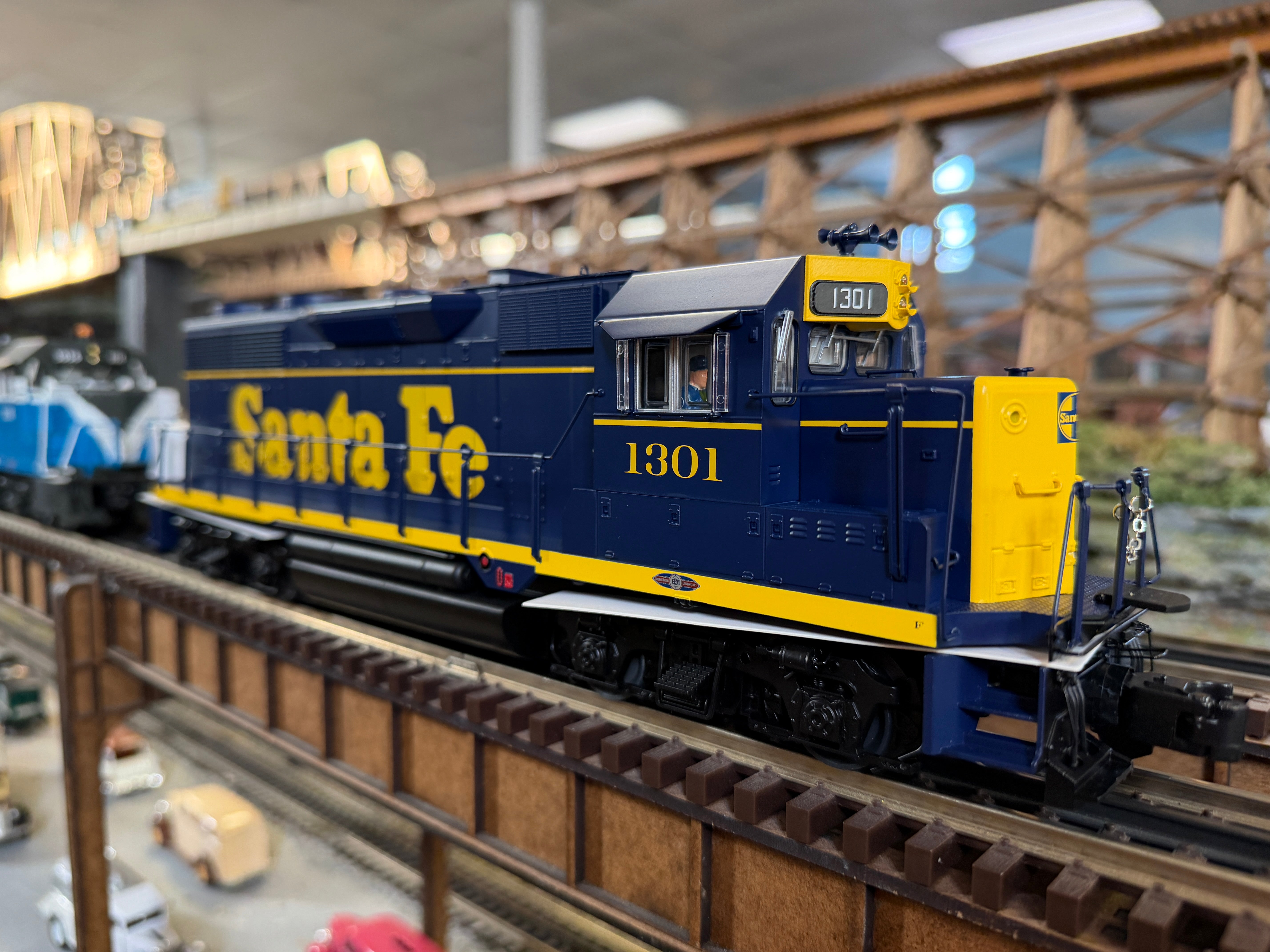 Lionel 2533752 - Legacy GP35 Diesel Locomotive "Santa Fe" #1323