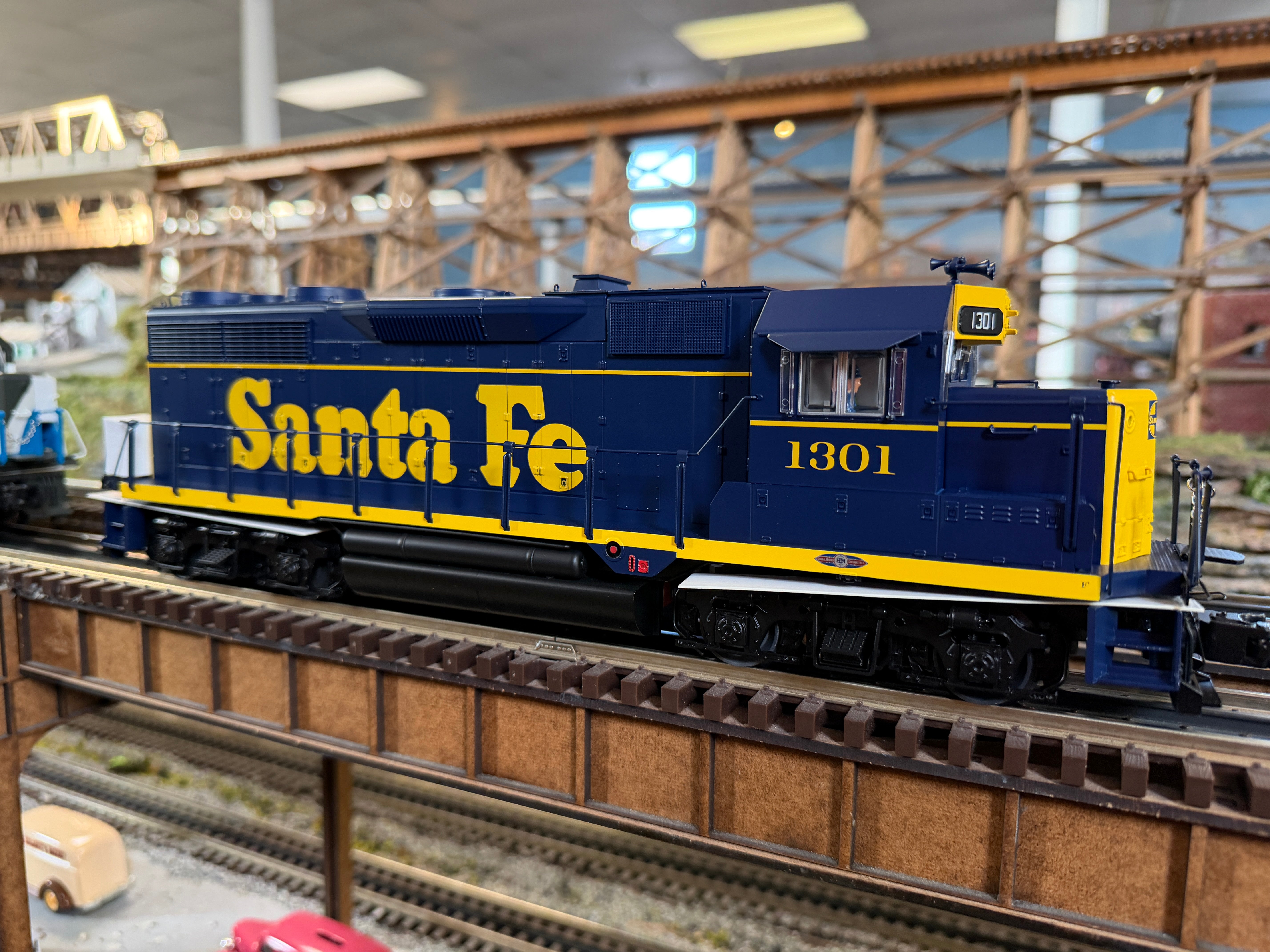 Lionel 2533752 - Legacy GP35 Diesel Locomotive "Santa Fe" #1323
