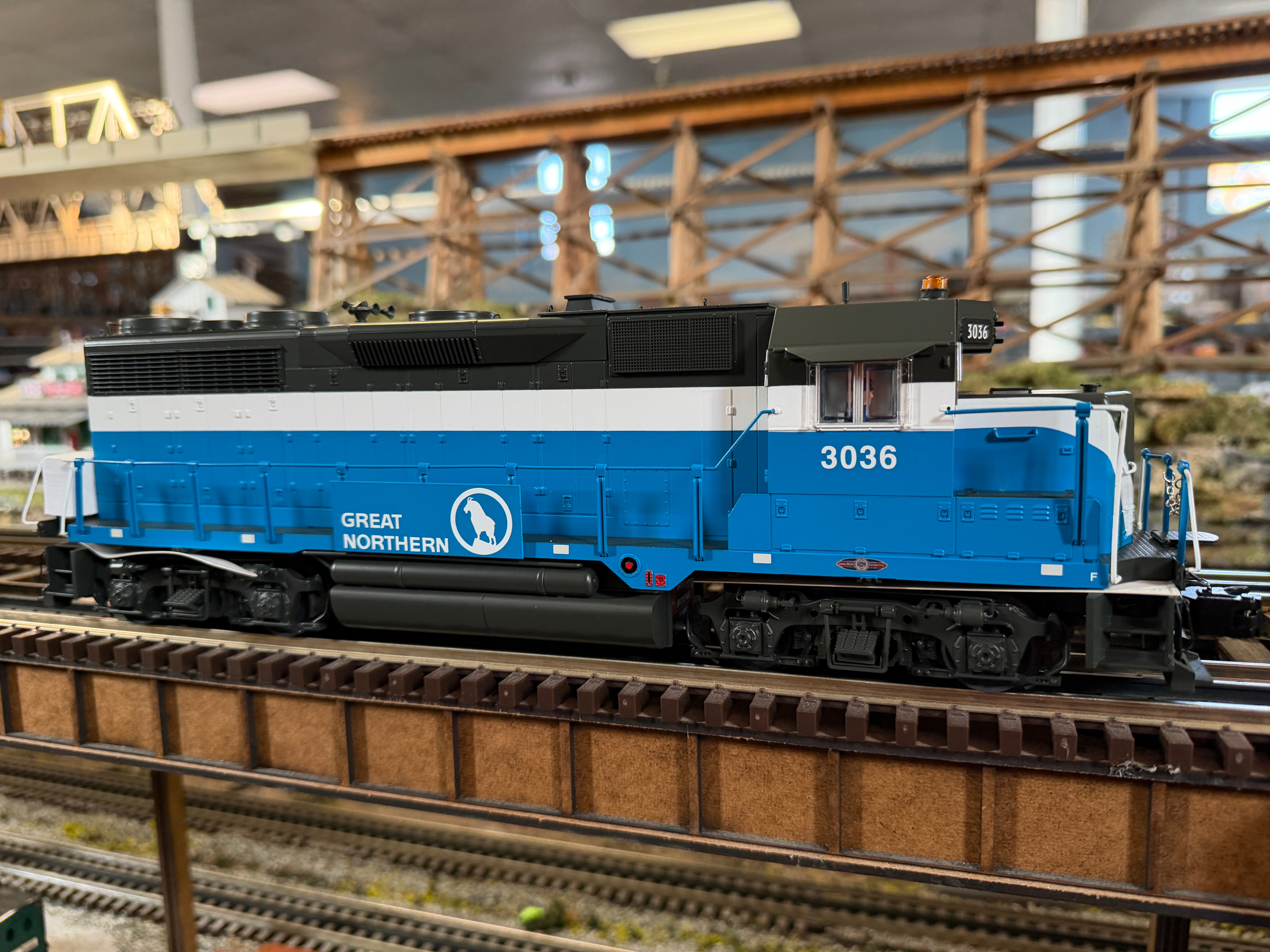 Lionel 2533761 - Legacy GP35 Diesel Locomotive "Great Northern" #3036