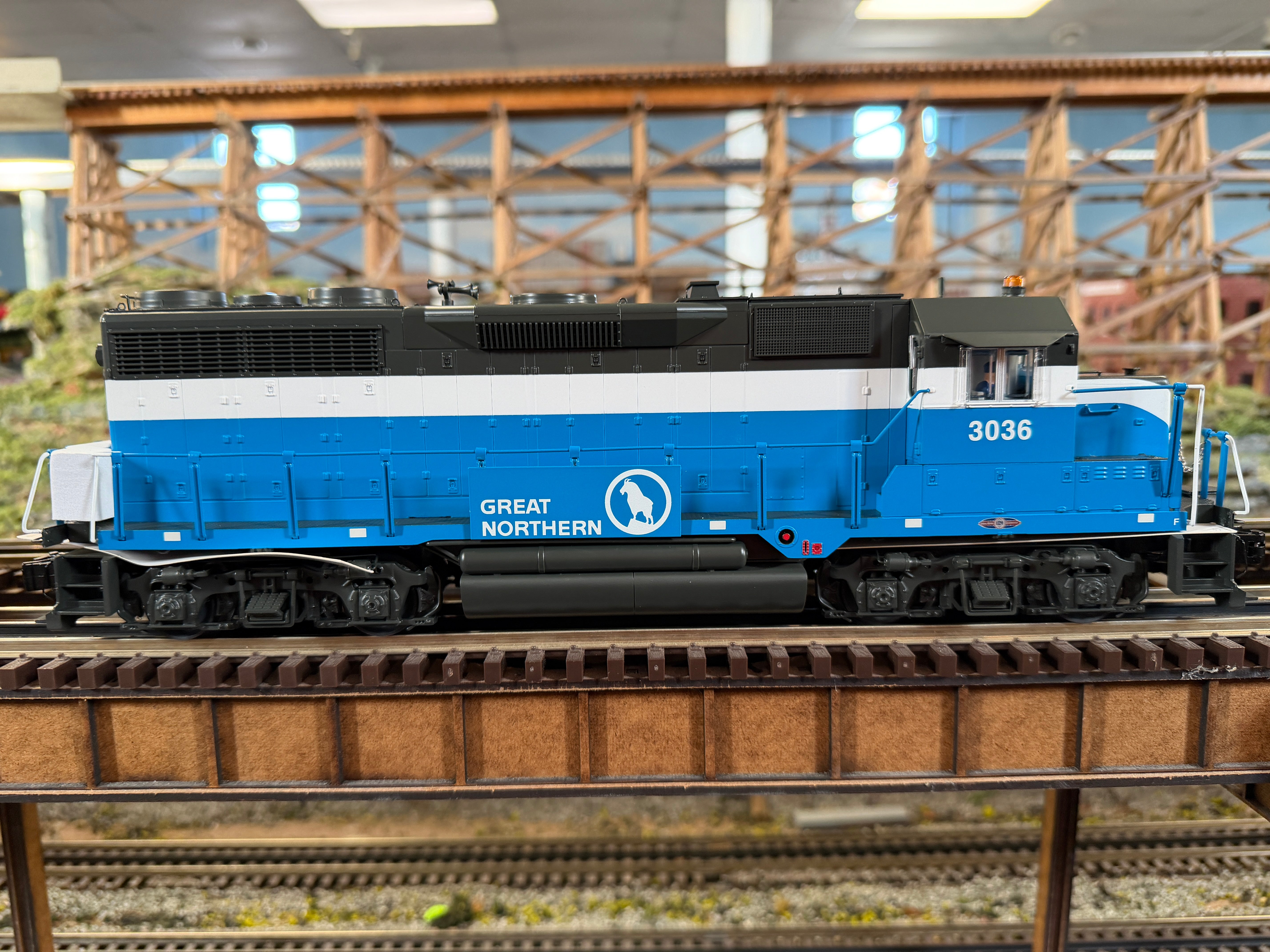 Lionel 2533761 - Legacy GP35 Diesel Locomotive "Great Northern" #3036