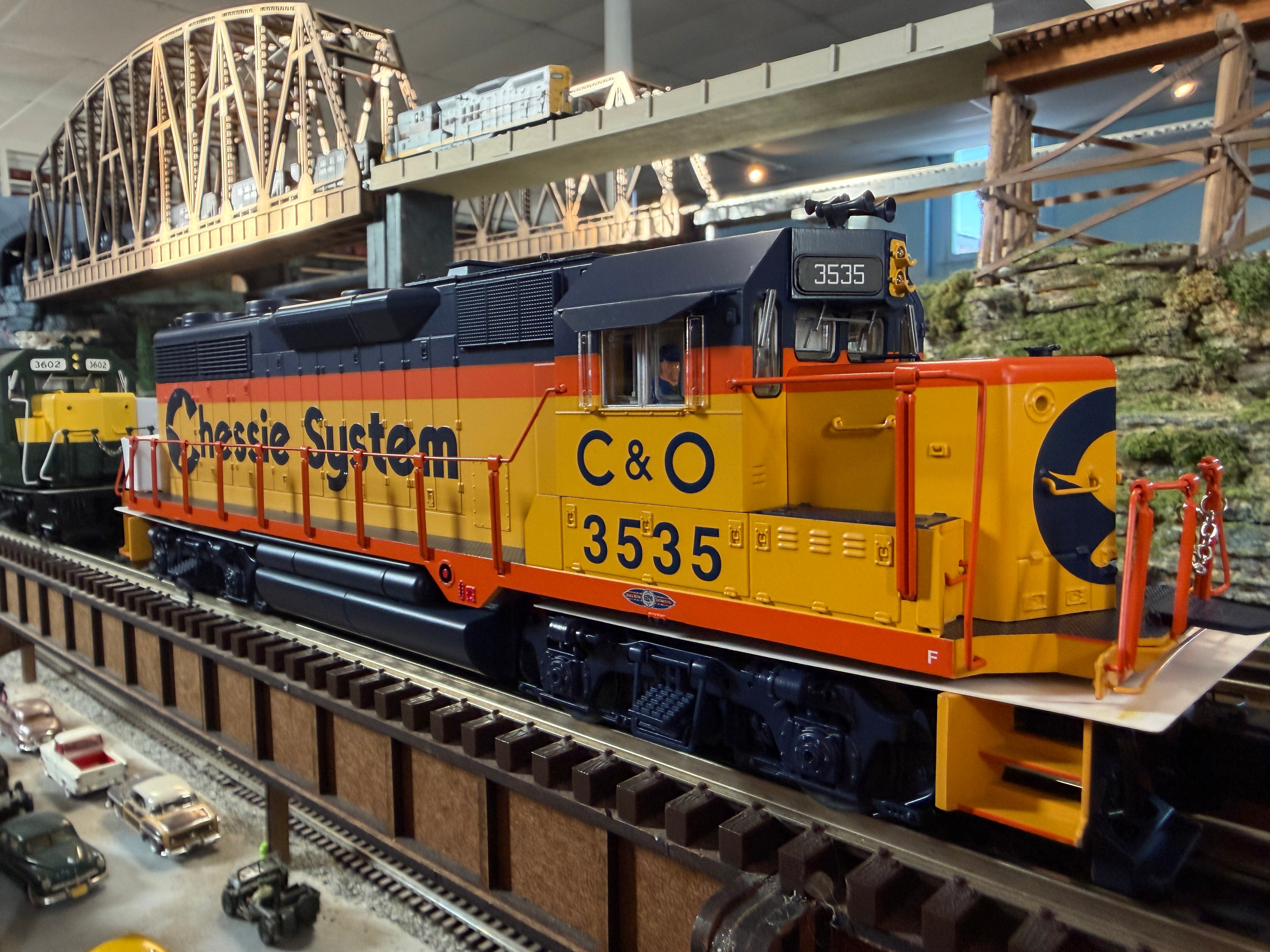 Lionel 2533772 - Legacy GP35 Diesel Locomotive "Chessie System" #3563 (Chesapeake & Ohio)