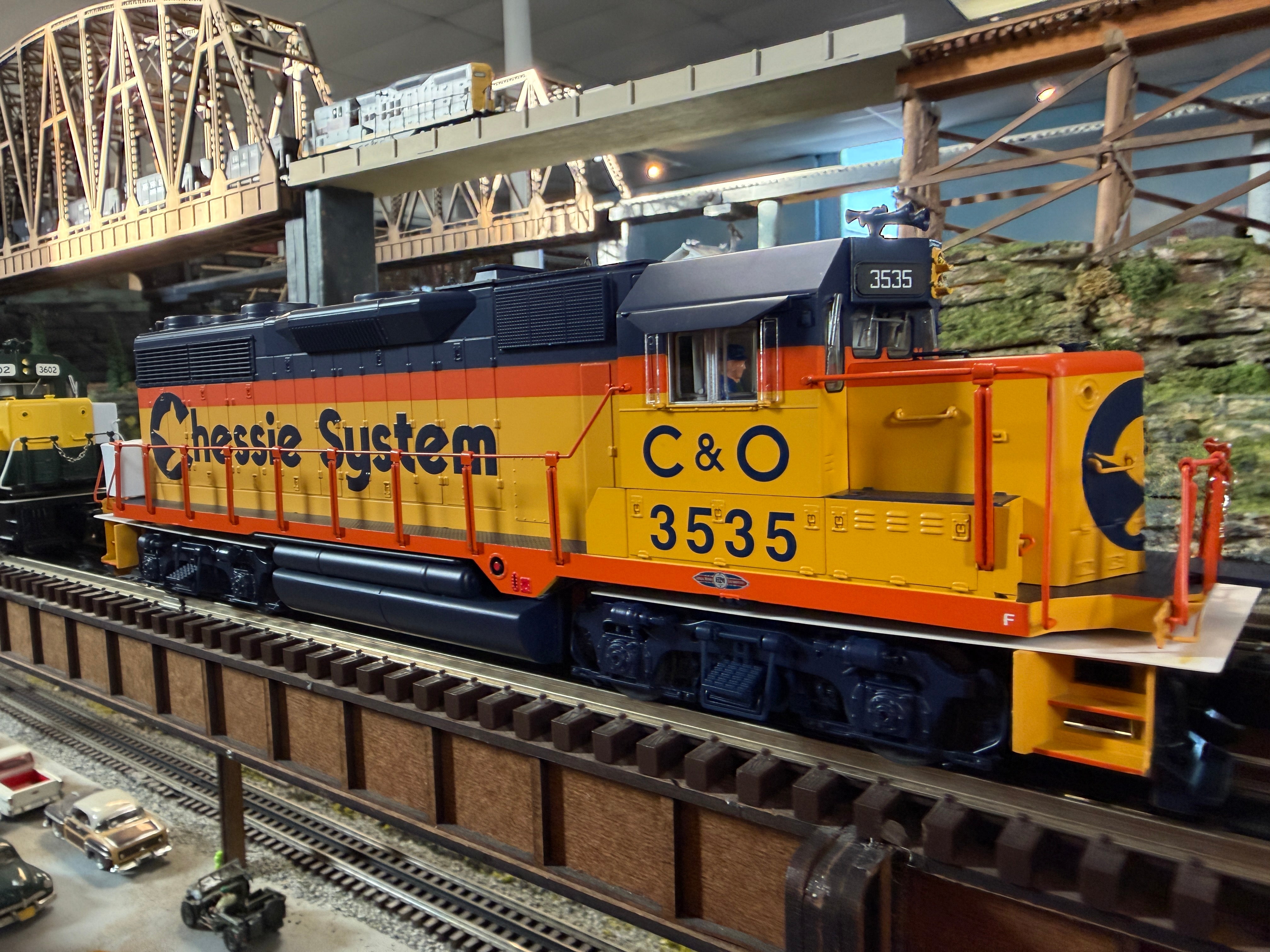 Lionel 2533772 - Legacy GP35 Diesel Locomotive "Chessie System" #3563 (Chesapeake & Ohio)