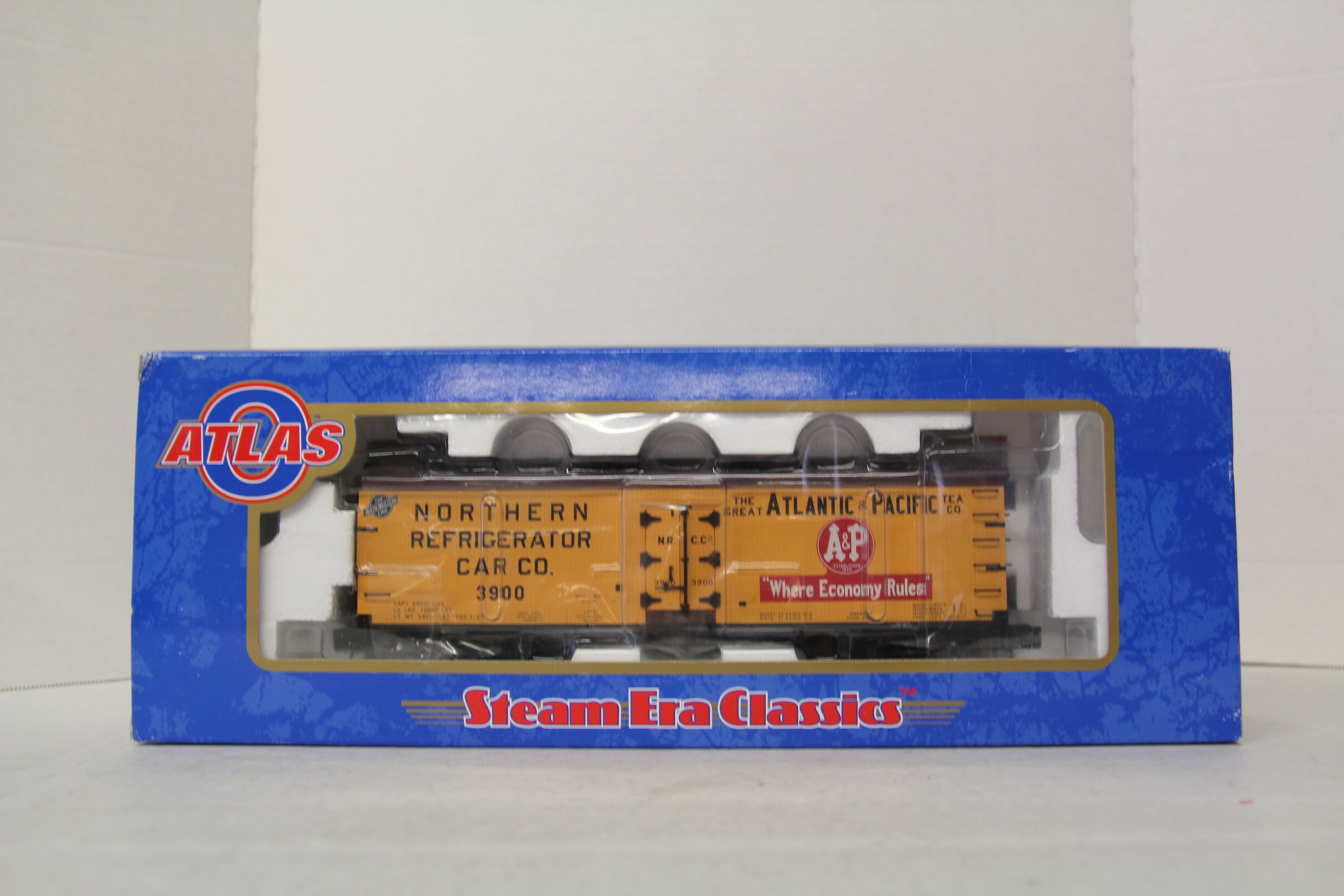 Atlas #6718-1 A&P Woodside Reefer Car #3900-Second hand-M6533