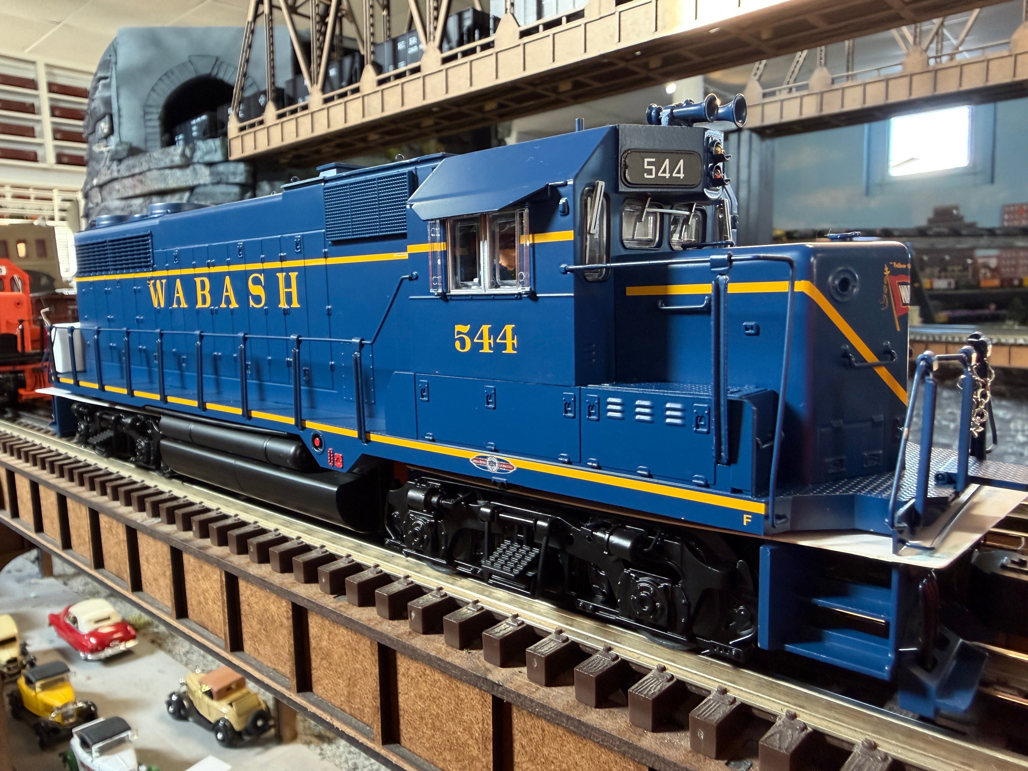 Lionel 2533802 - Legacy GP35 Diesel Locomotive "Wabash" #547