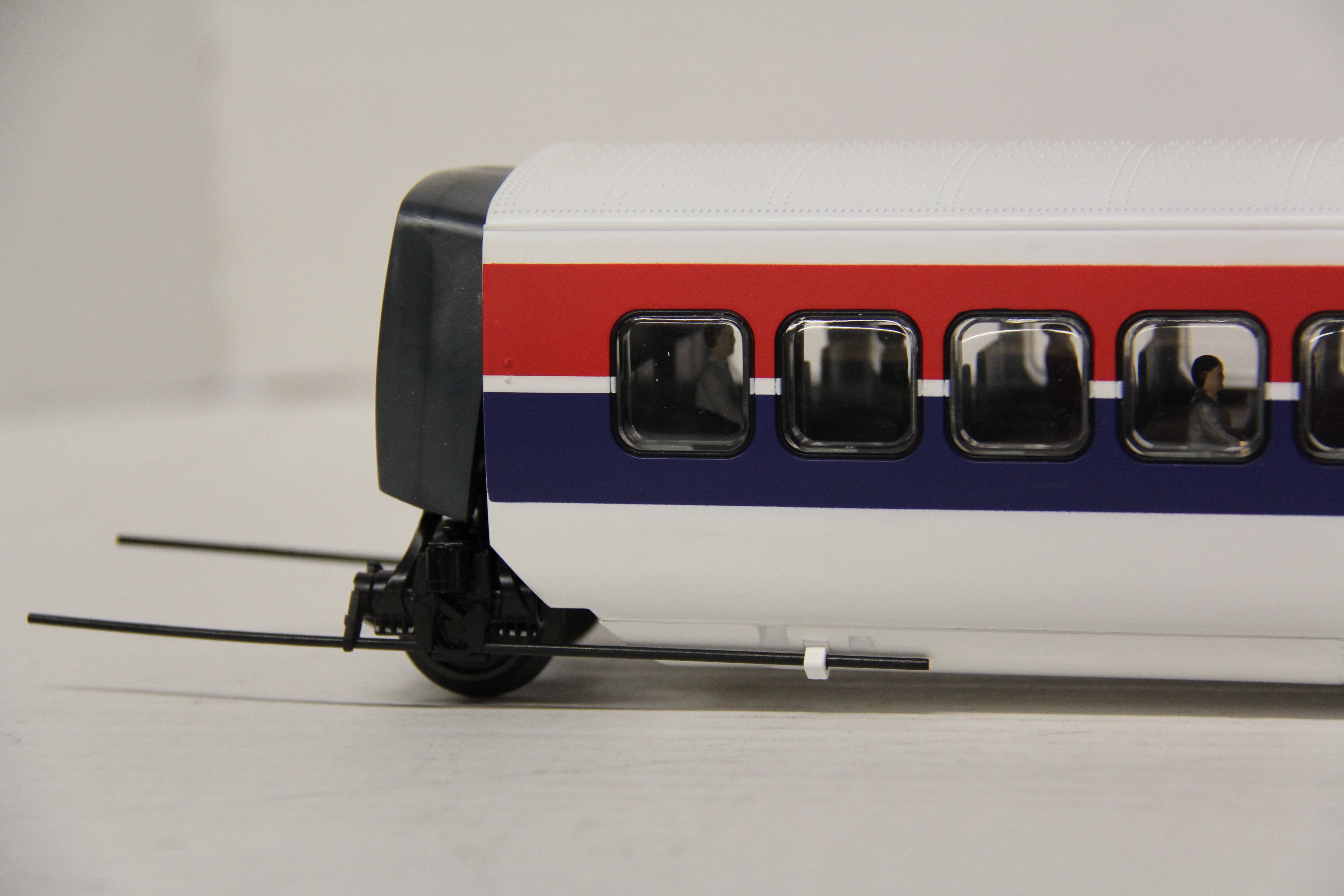 MTH 20-61001 Amtrak Turbotrain Passenger Car-Second hand-M4643