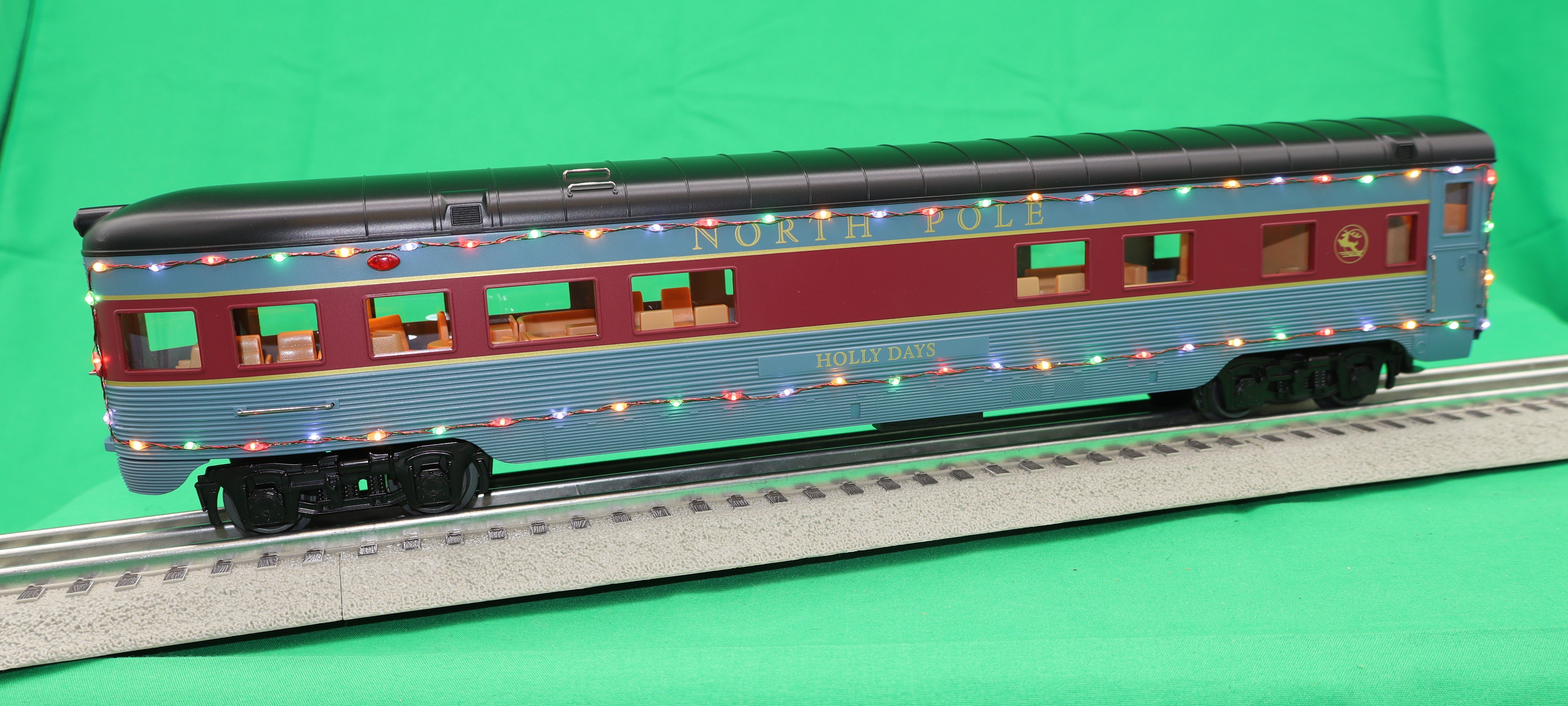 MTH 30-68290 - 60’ Streamlined Passenger Set "North Pole" w/ LED Lights (4-Car)