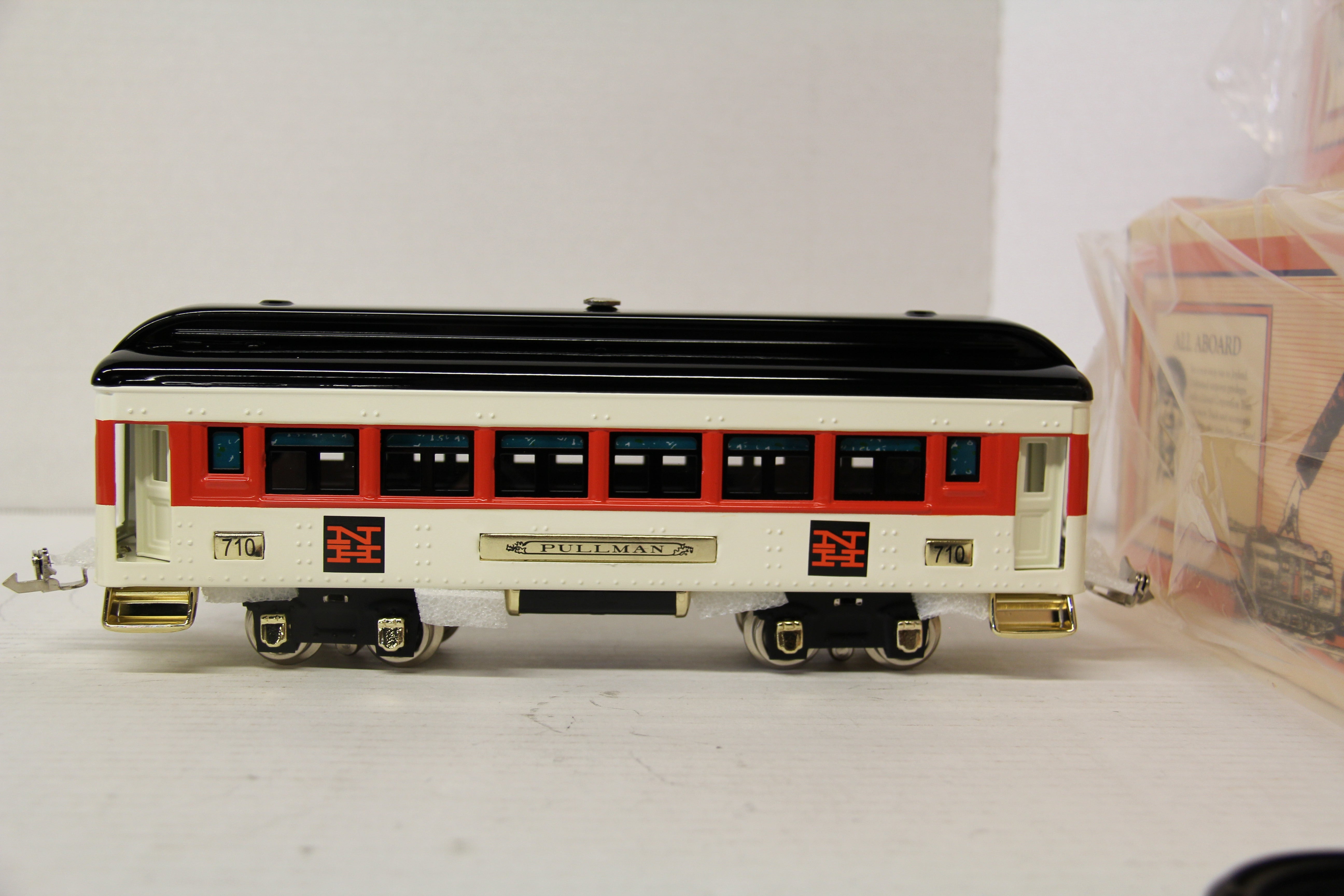 Lionel 11-80047A,B, C New Haven 710 Series O Gauge 3 Car Passenger Set-Second hand-M4644