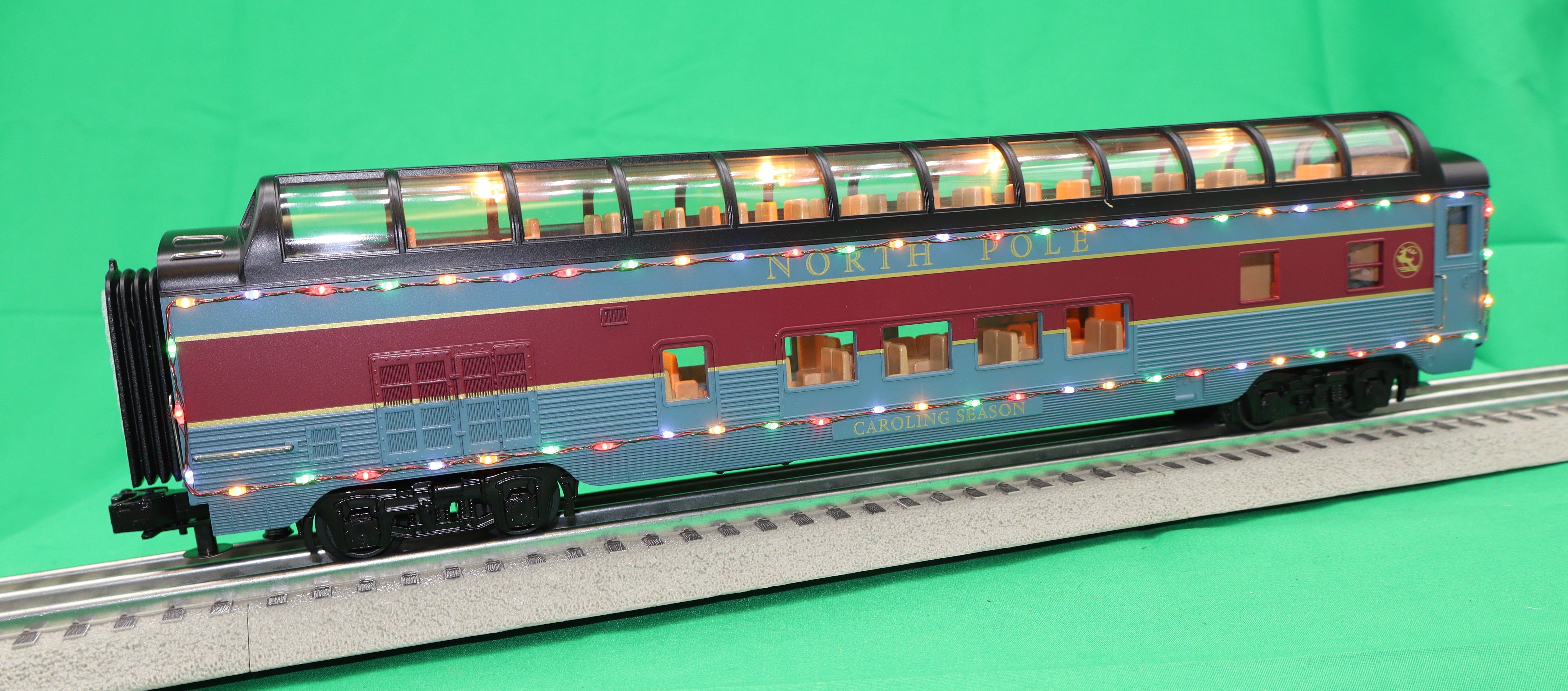 MTH 30-68293 - 60’ Streamlined Full-Length Vista Dome "North Pole" #Caroling Season w/ LED Lights