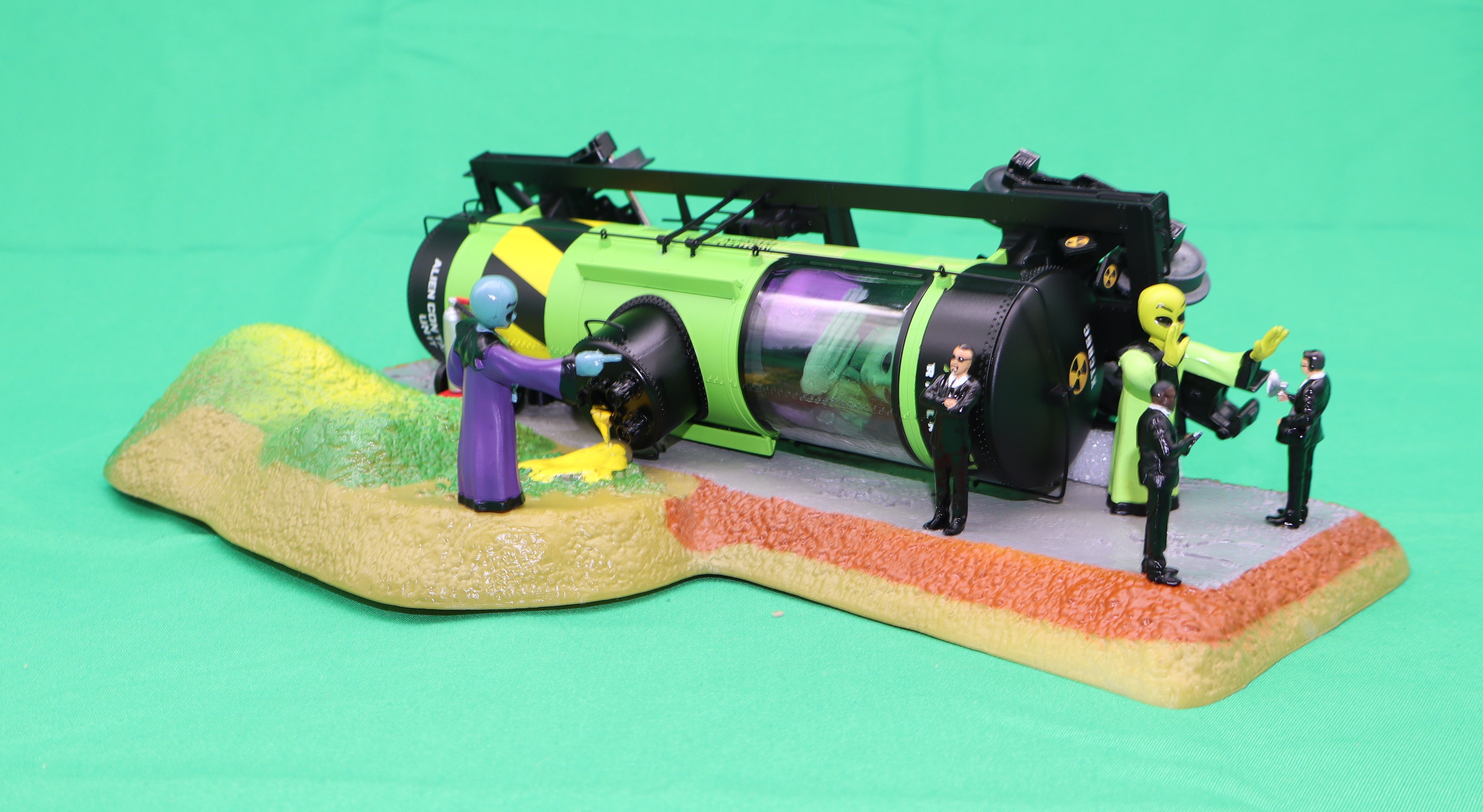 Lionel 2529050 - Tank Car Accident "Area 51"