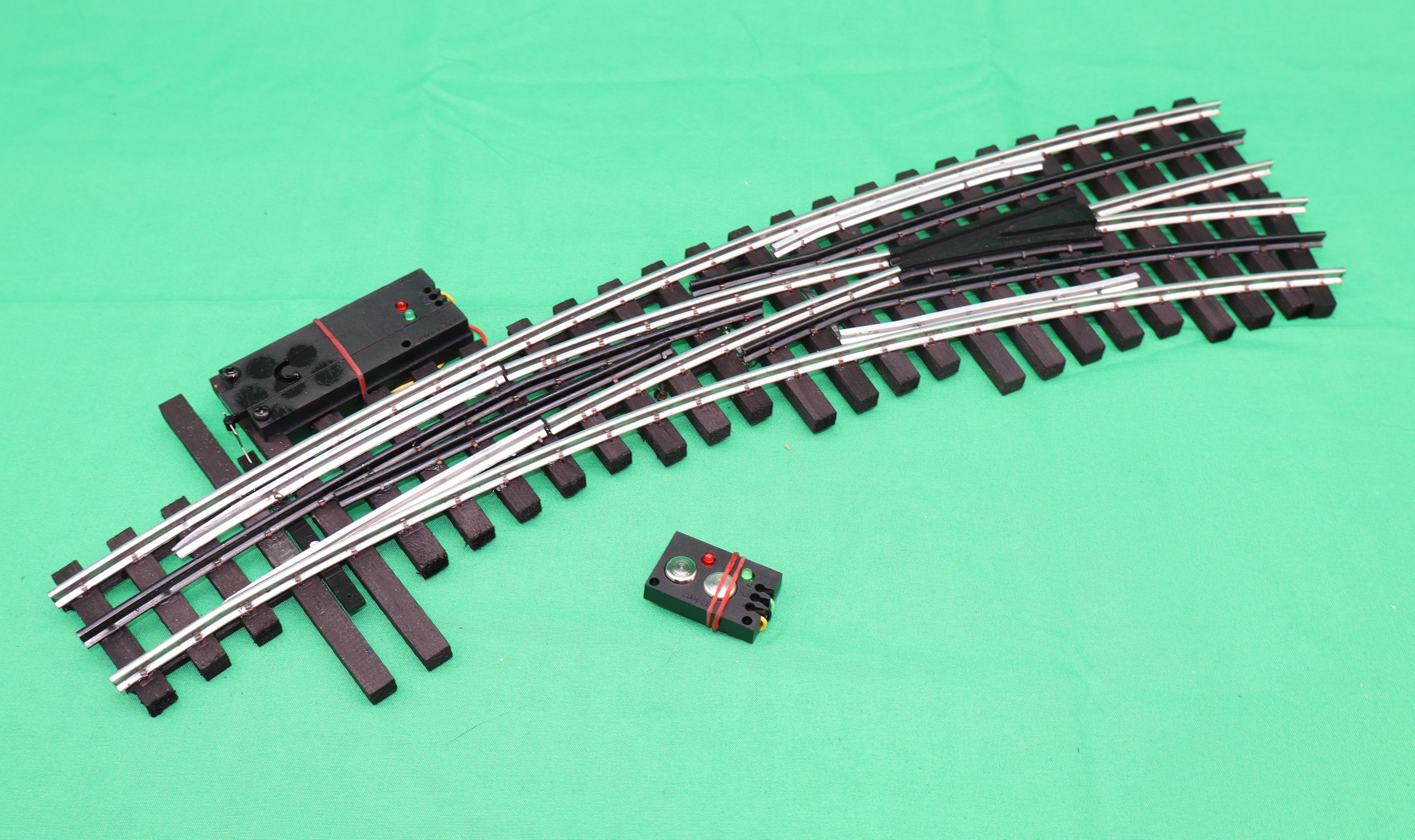 Ross Custom Switches #160M - Super Line - 072-054 Curved Switch Track (Right) w/ Dz1000