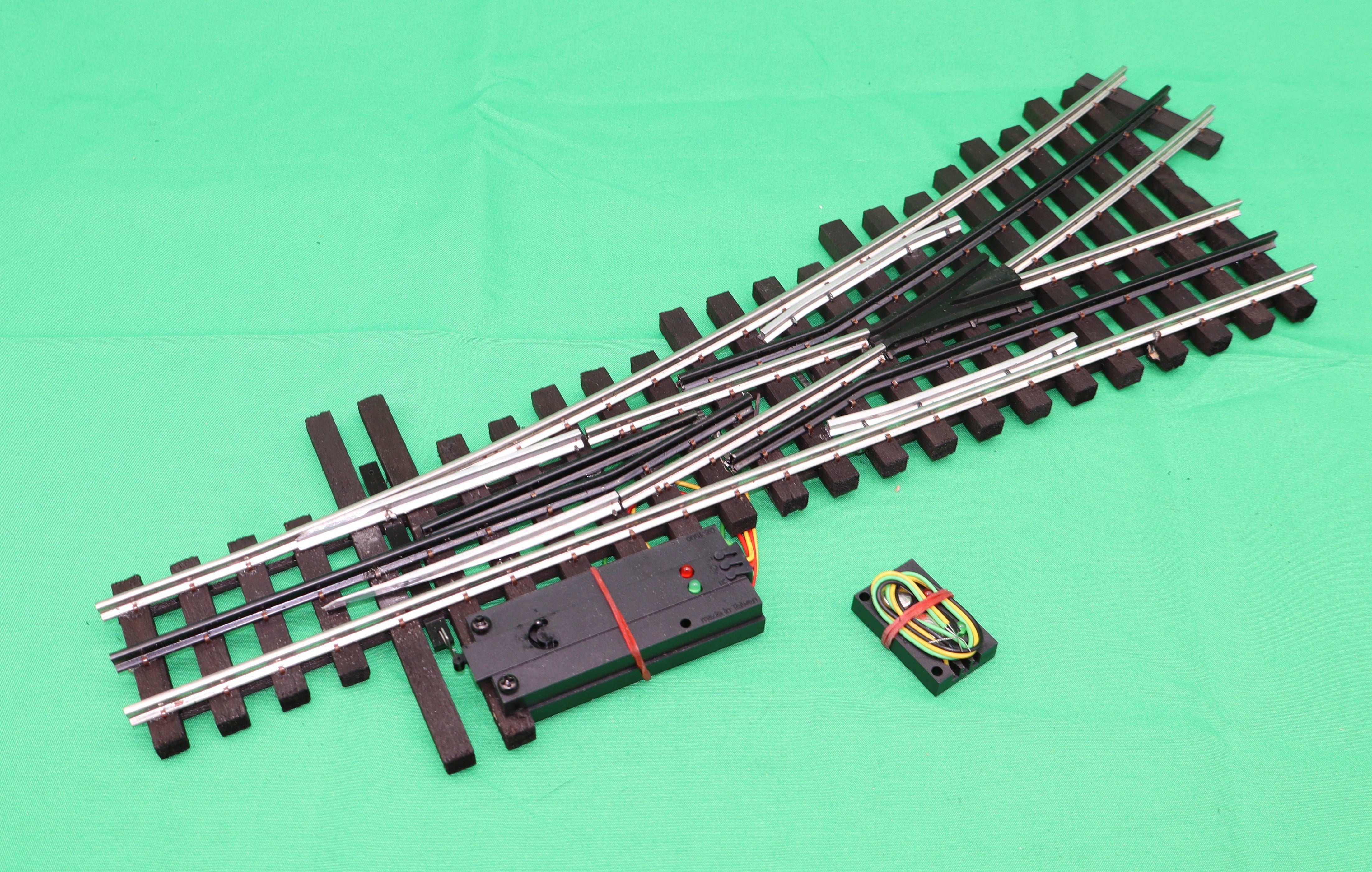 Ross Custom Switches #131M - Super Line - 080 Switch Track (Left Hand) w/ Dz1000