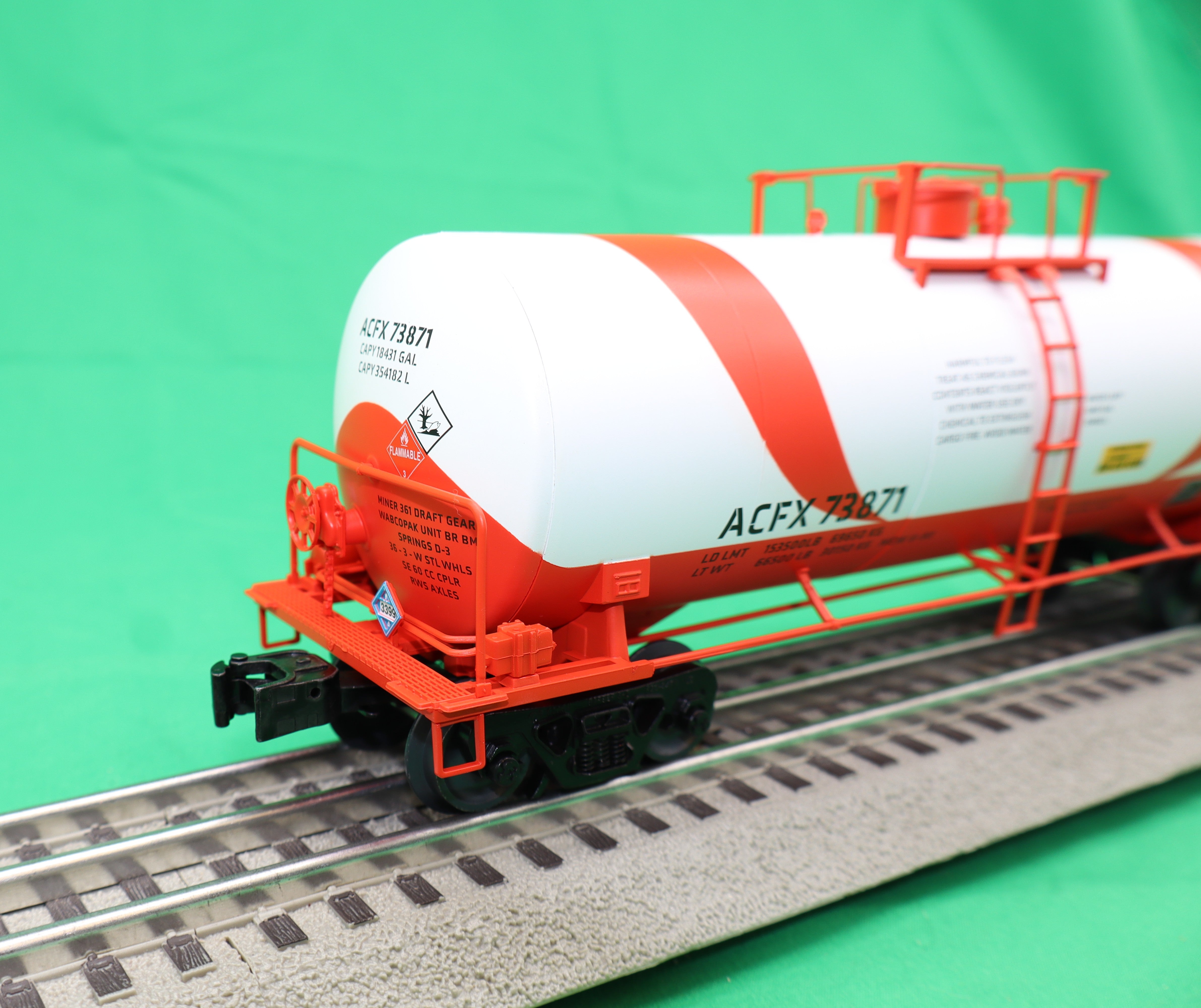 Lionel 2542352 - 40' Tank Car "ACFX" #73871