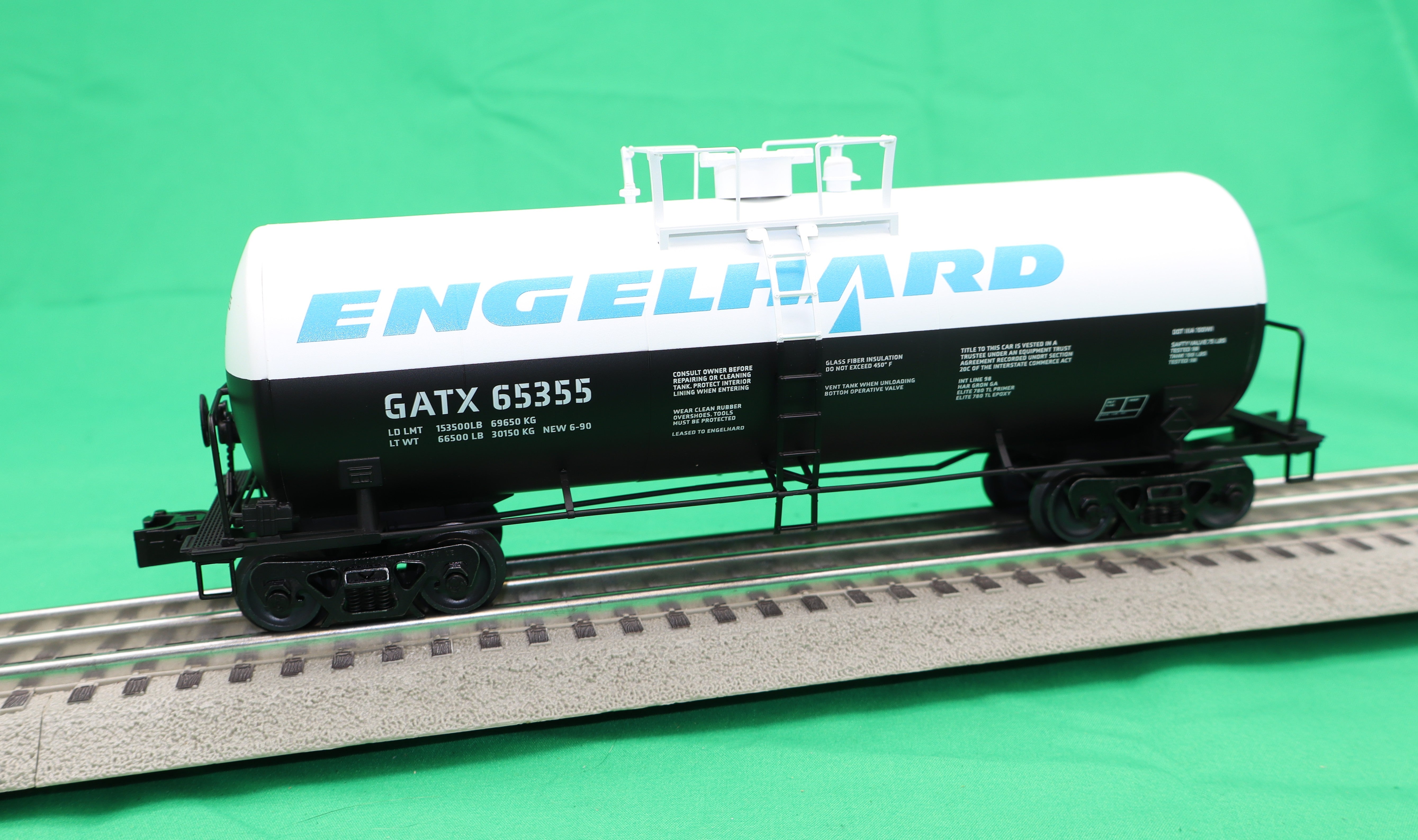 Lionel 2542371 - 40' Tank Car "Engelhard" #65355