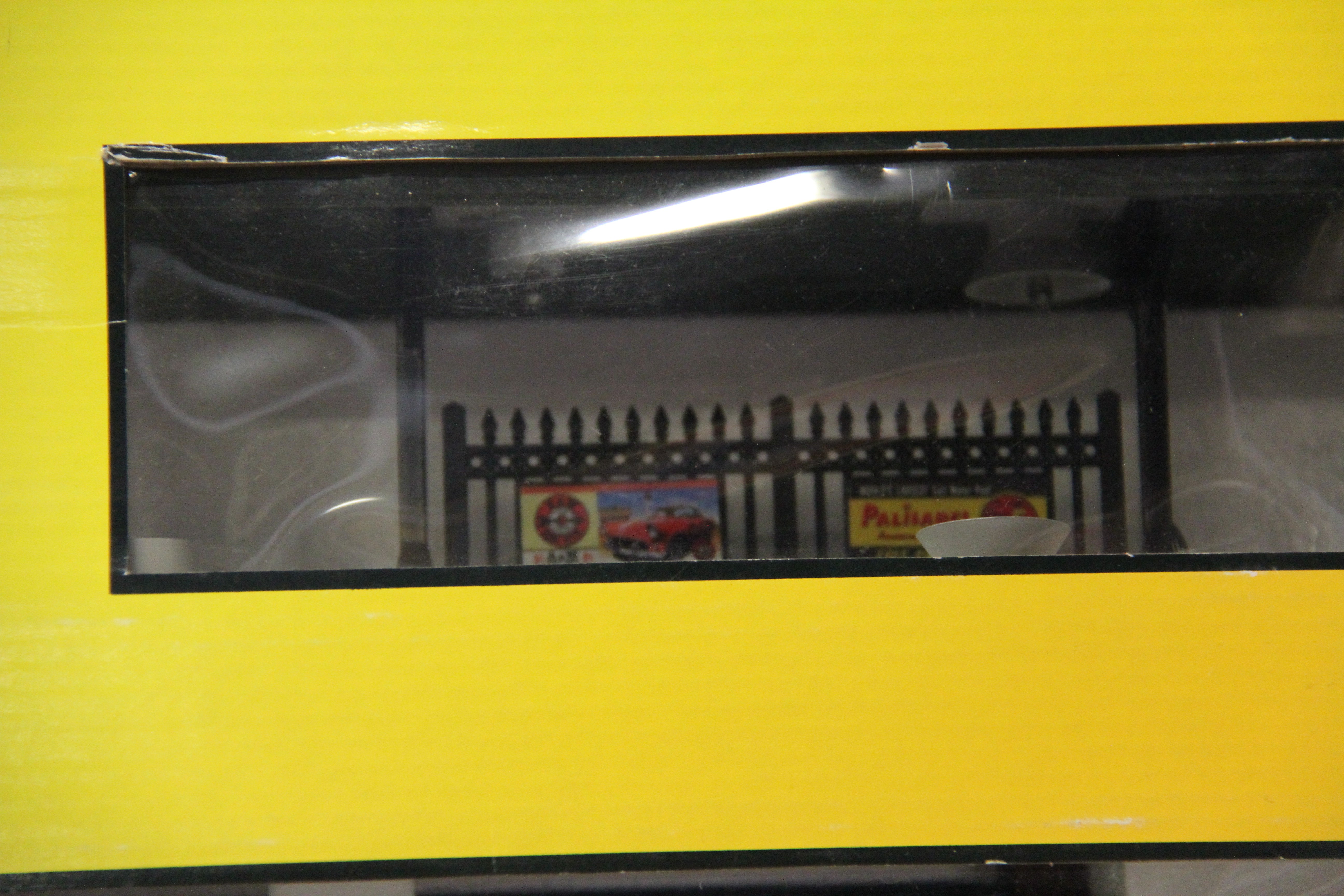 Rail King 30-90094 Dark Red Stone Passenger Station w/ Dual Platforms-Second hand-M6550